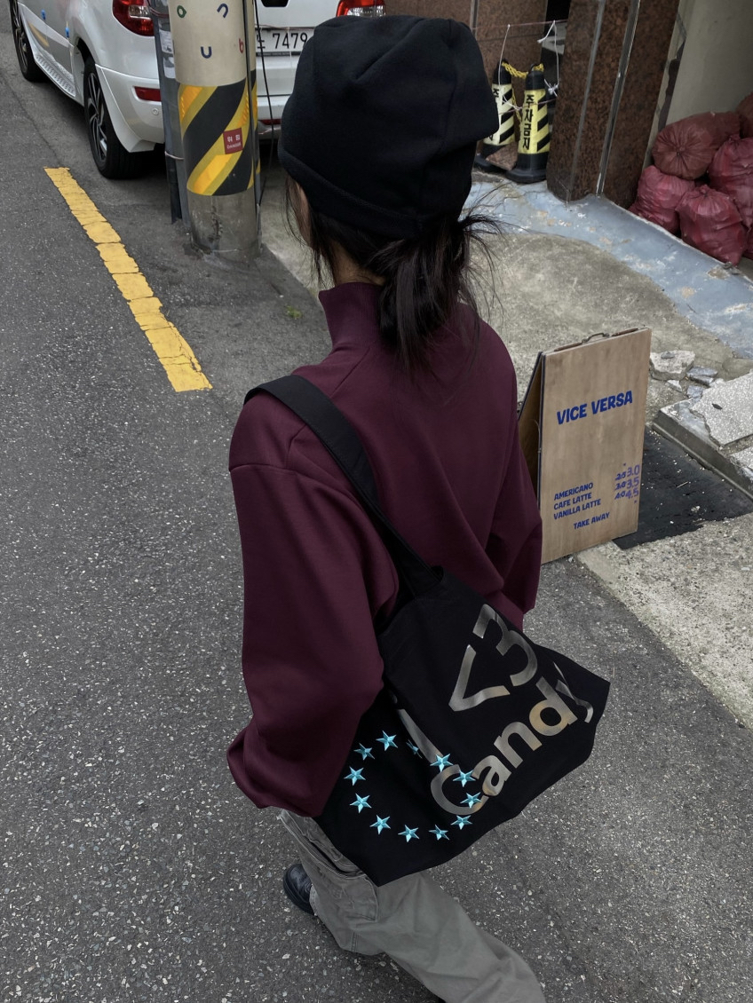 Graphic High-Neck Zip-Up