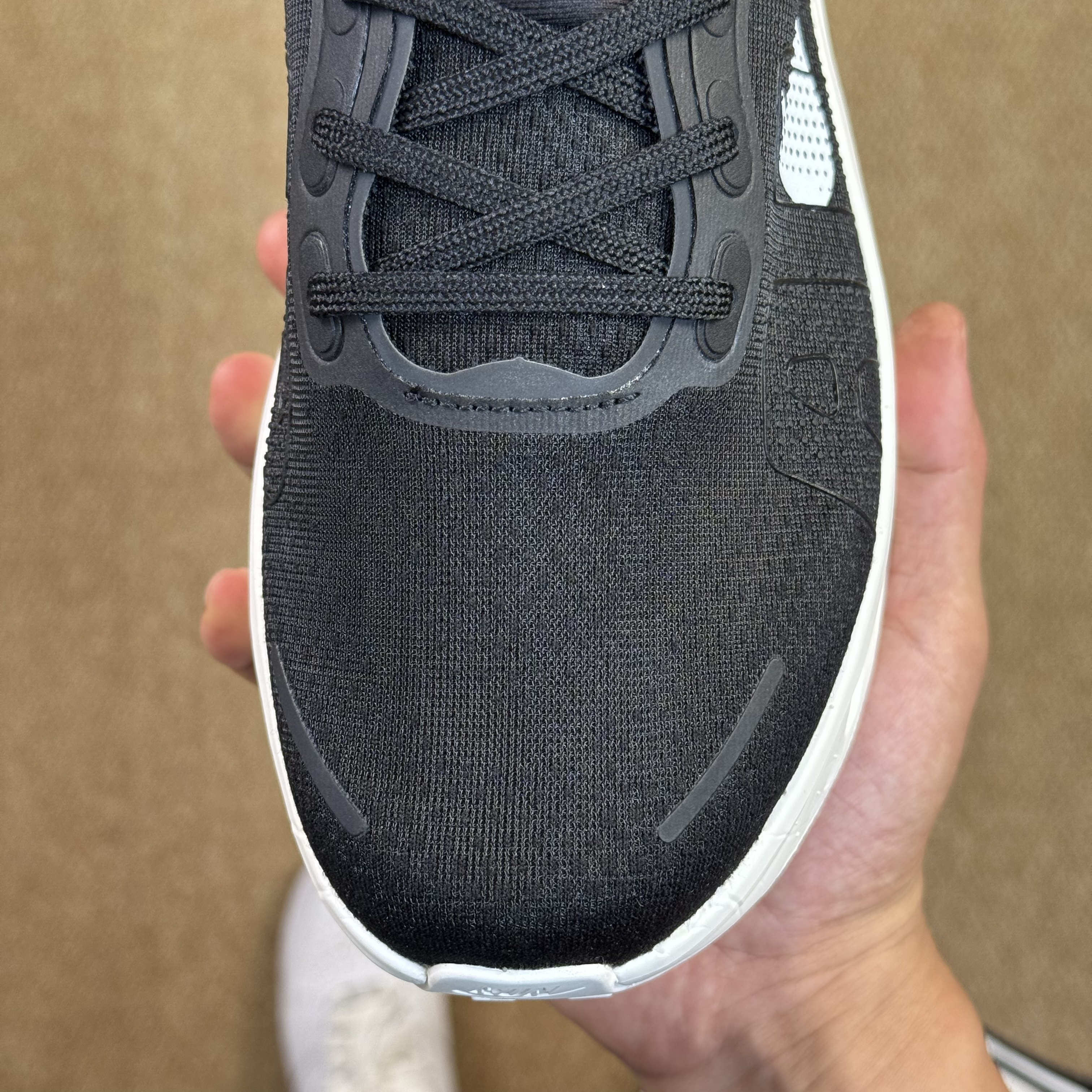 Nike Vomero Premium HQ2050-007