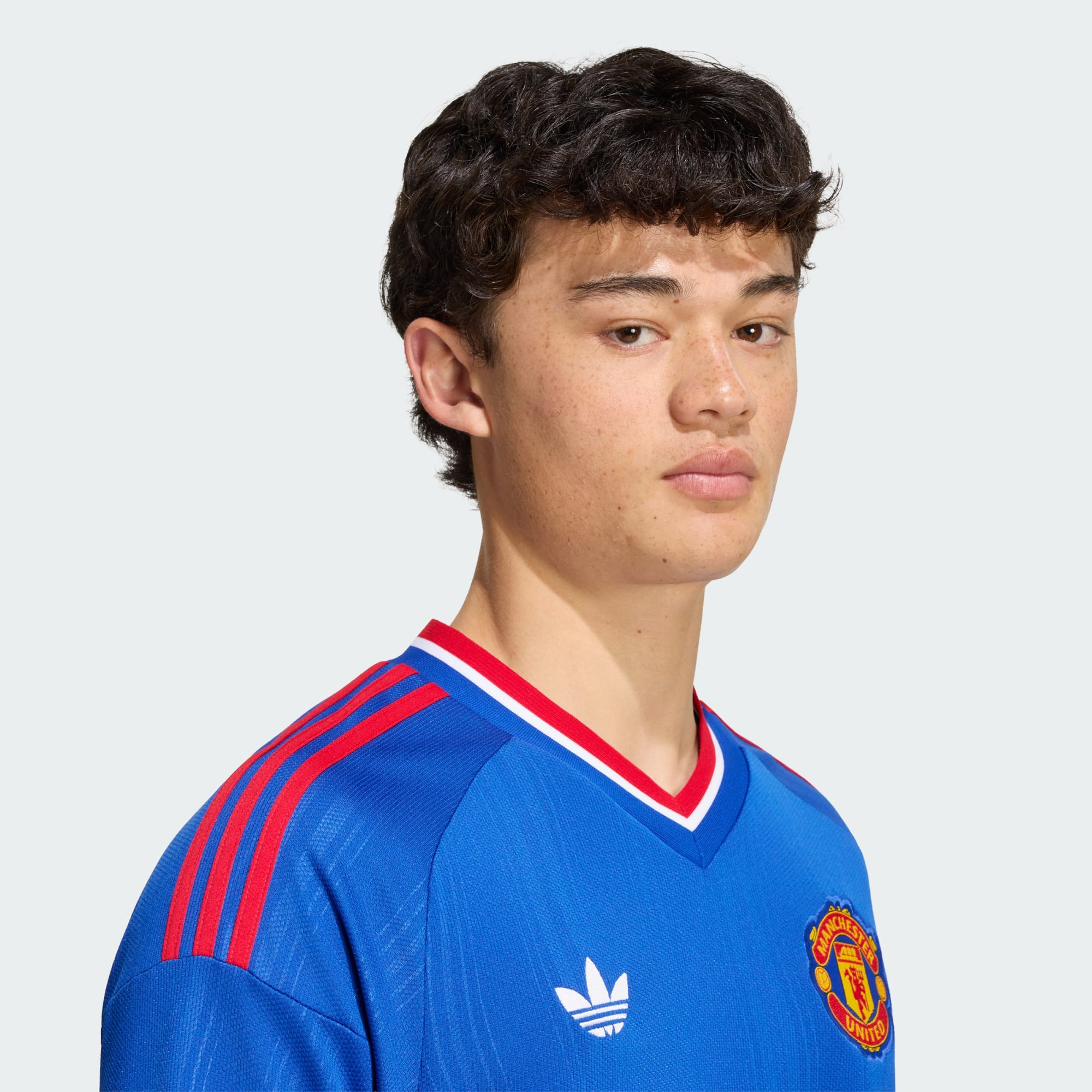 💙重溫經典藍魔傳奇 Adidas Manchester United 曼聯 2026-27 作客長袖球迷版球衣 (可加印字章) KB5555