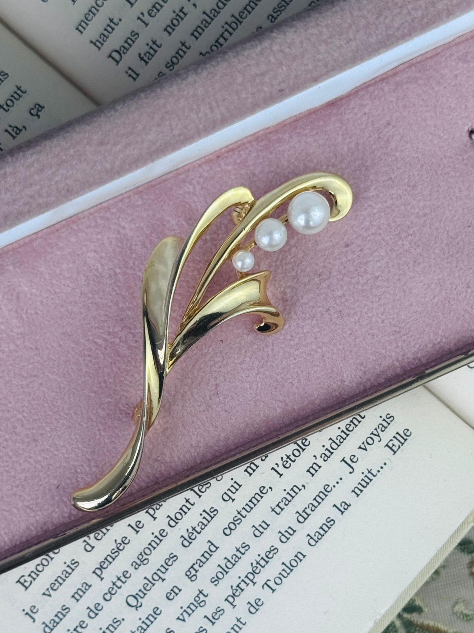 Vintage Golden Lily Morning Dew Pearl Brooch (MT2589-4)