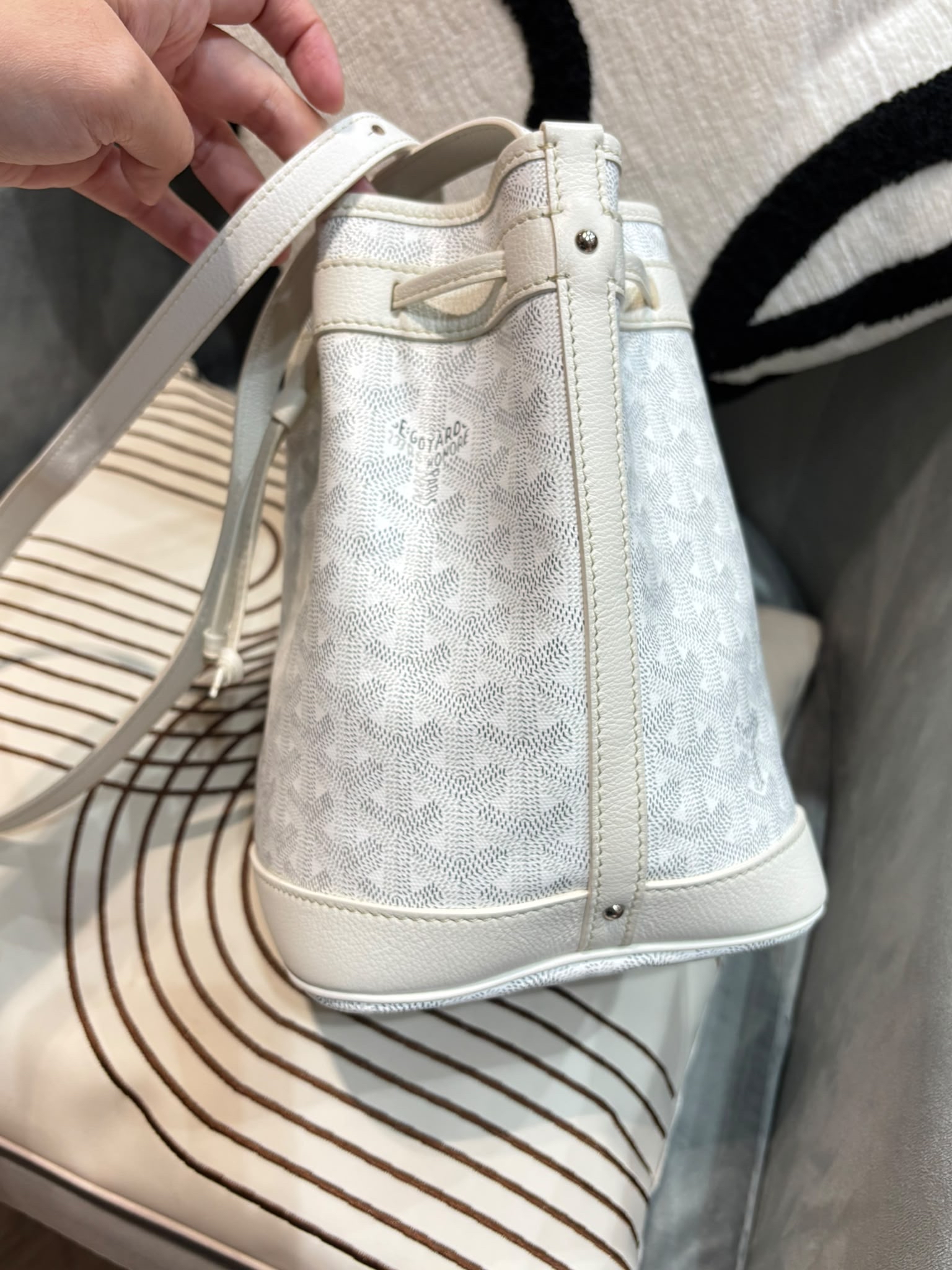 Goyard petit flot bucket bag 100%Authentic, 95%new 