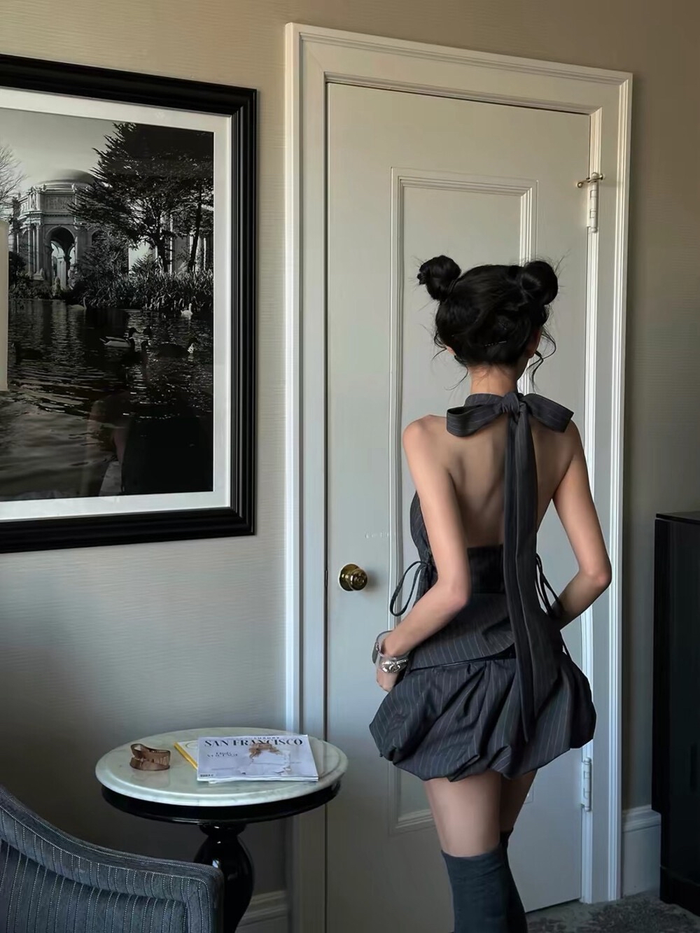 夏灰色辣妹修身条纹西装挂脖背心+花苞裙裤两件套套装 Pinstripe Halter Vest and Bubble Skirt Set