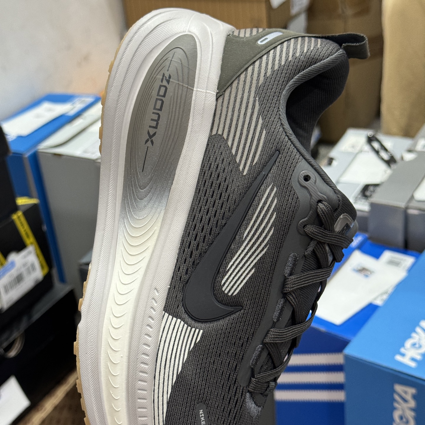 Nike Vomero 18 HM6803-215