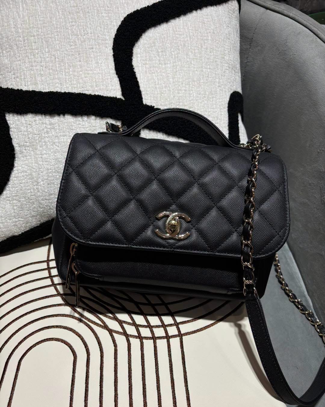 Chanel business affinity 黑色荔枝牛皮  ,100%Authentic,98%new  ✅ card ✅Dust bag✅Box