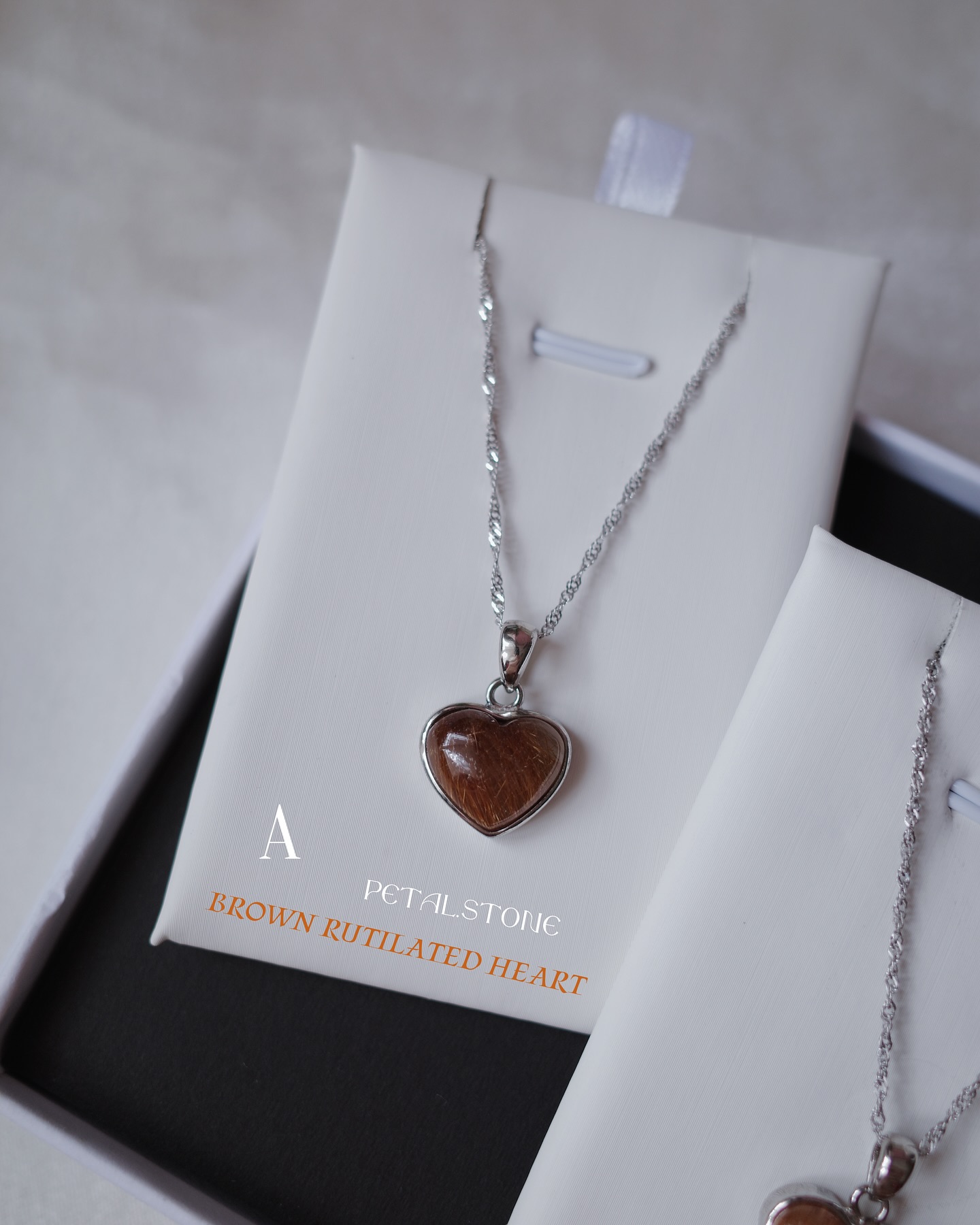 ✧BROWN RUTILATED HEART NECKLACE🤎