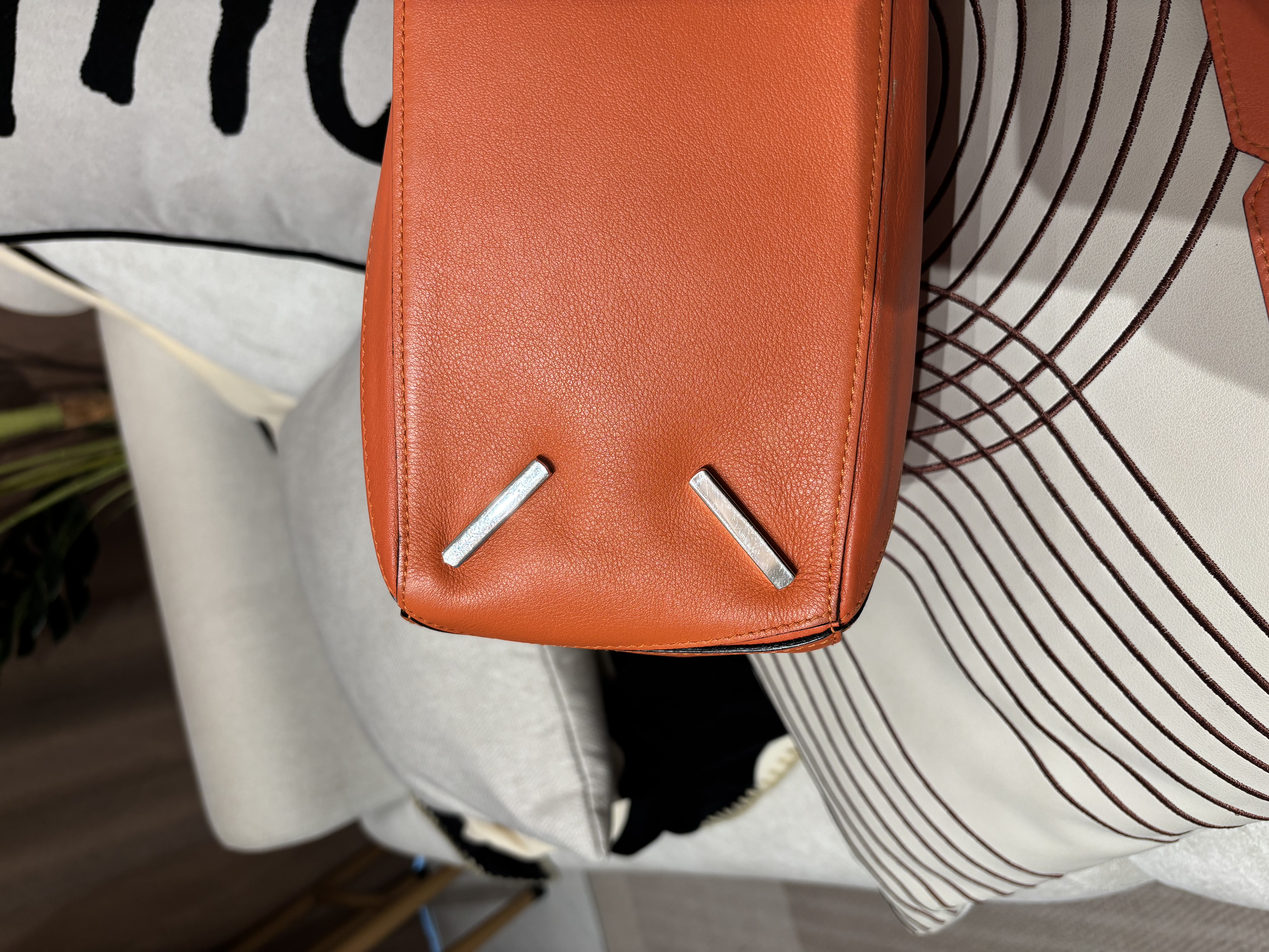 Loewe puzzle medium 100%Authentic, 90%New ✅Dust bag 