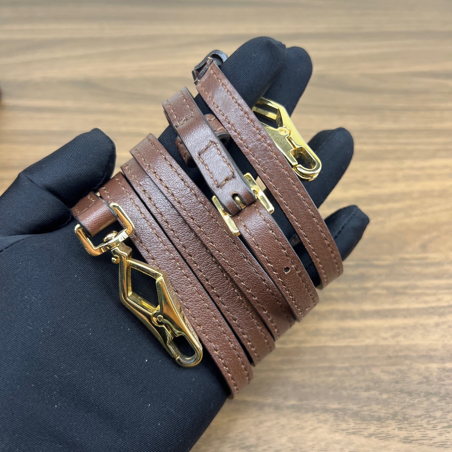 【預訂貨品】Burberry 小牛皮水桶包