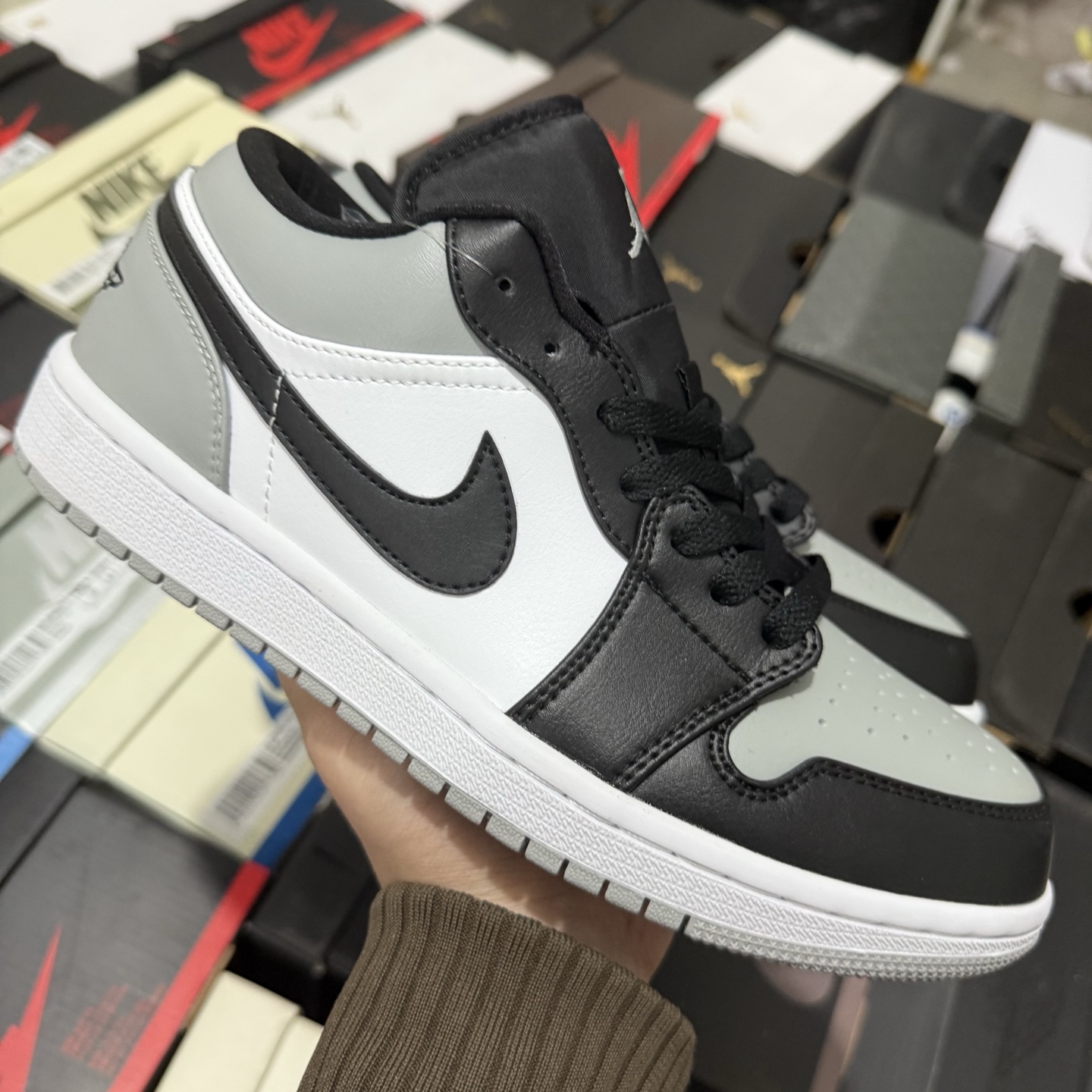 Nike Air Jordan 1 Low "Shadow Toe" 553558-052