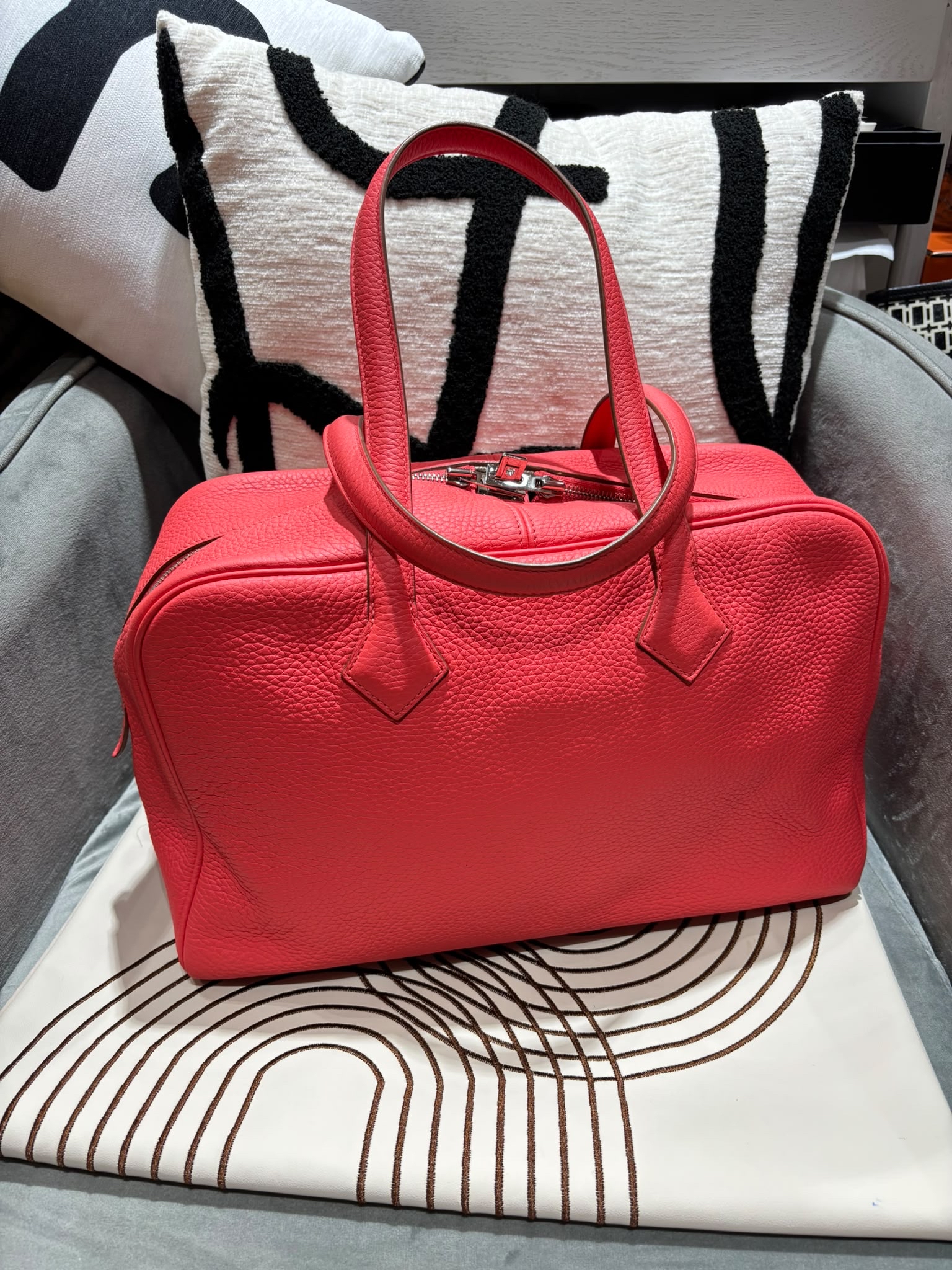 Hermes Victoria 35 Stamp T T5 Rose Jaipur Clemence Calfskin 100%Authentic, 98%New ✅Key Lock ✅Dust bag