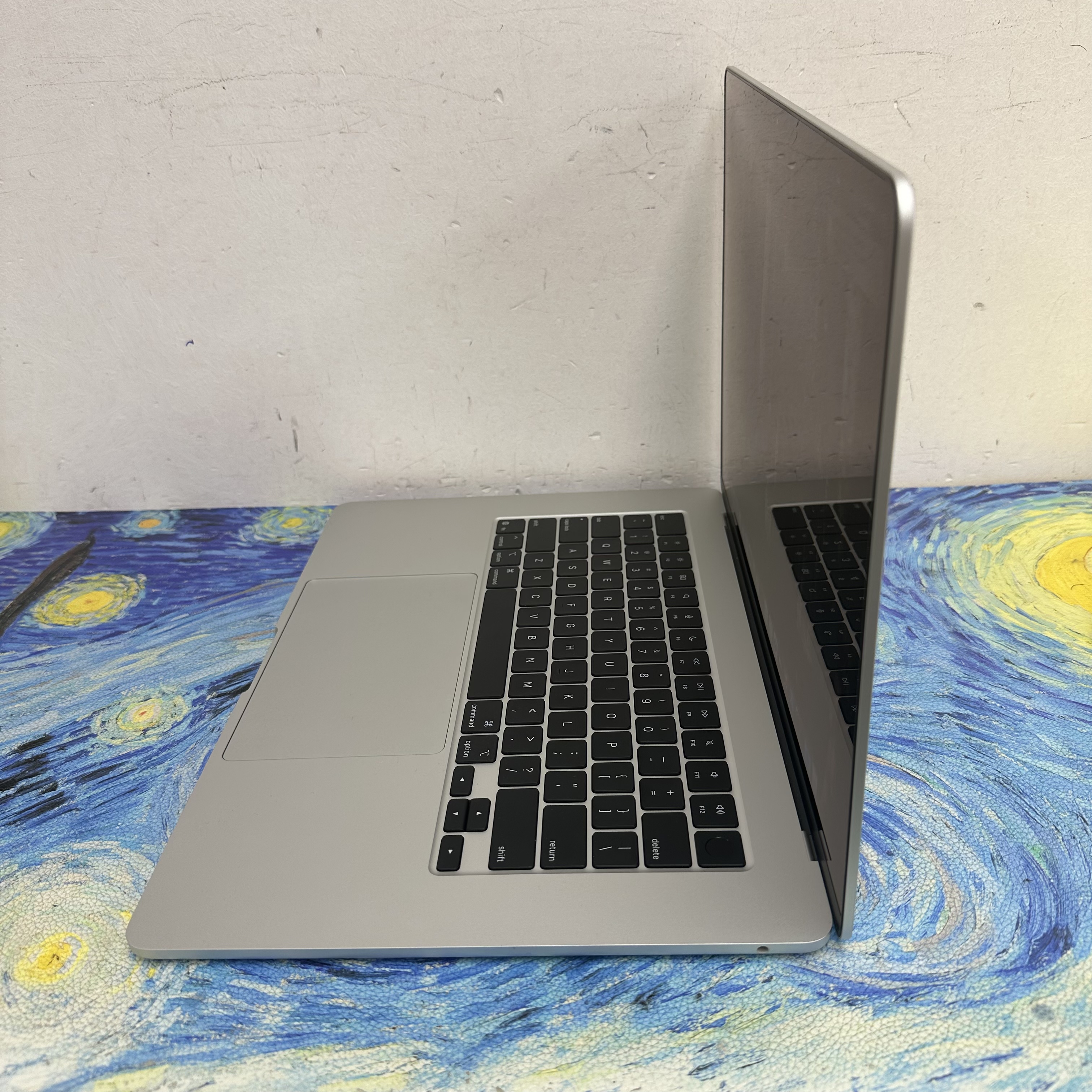 APPLE  MacBook Air M4 2025 M4 CPU/ 24GB Ram/512GB SSD/10核心GPU/Liquid Retina Mon/15吋/銀色/Gaming Laptop / Notebook / 超強續航能力/文書機 / 畫圖 / 剪片 / Movie / Netflix 