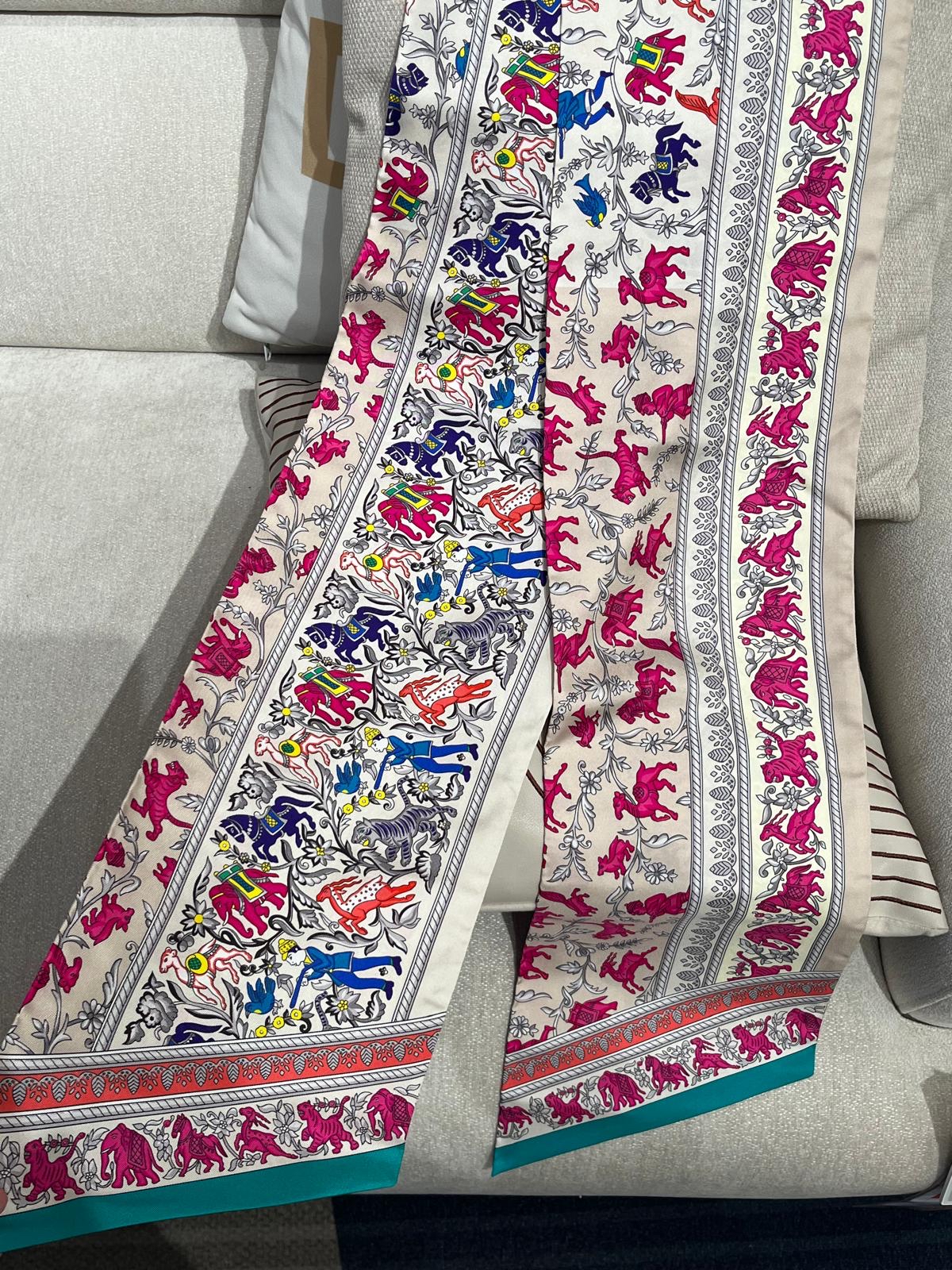 未使用品 Hermes maxi twilly  100%Authentic ,unused✅box 