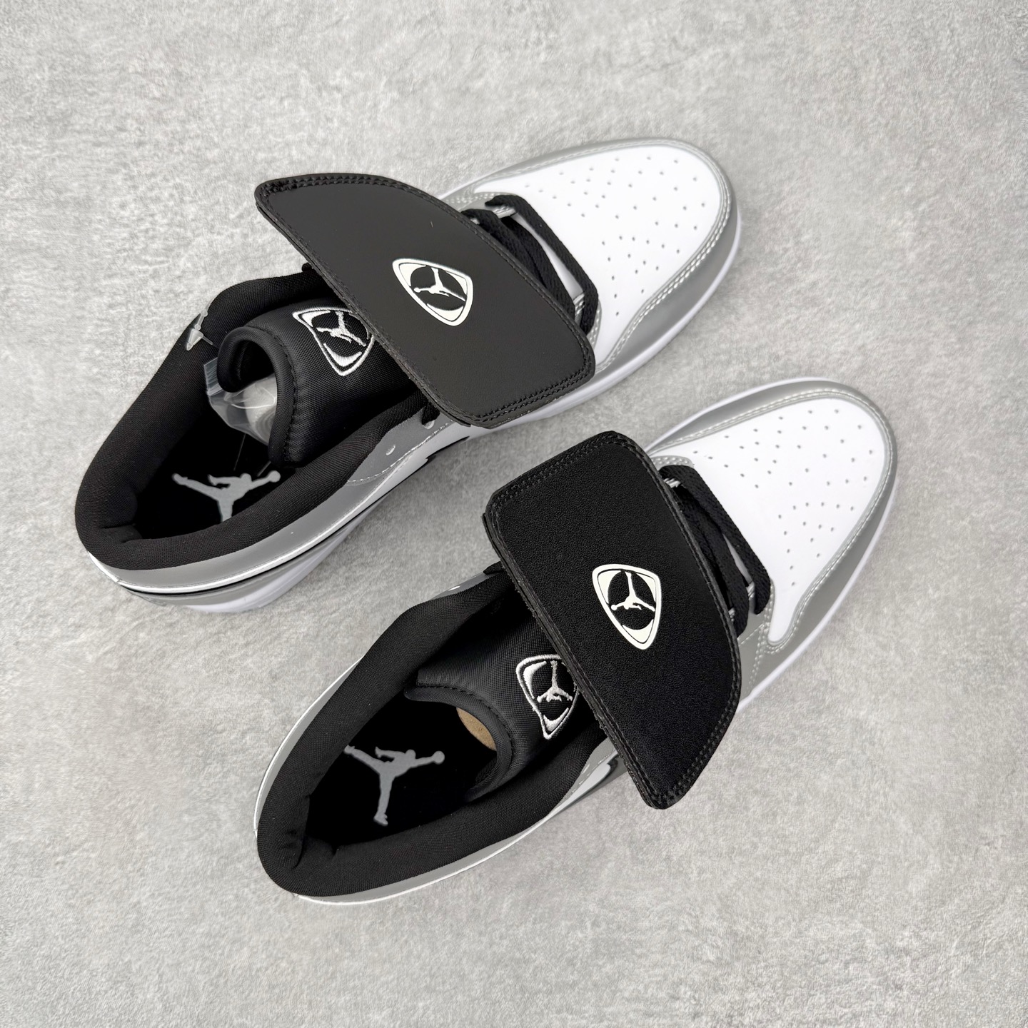 Nike Air Jordan 1 Low IR2278-100