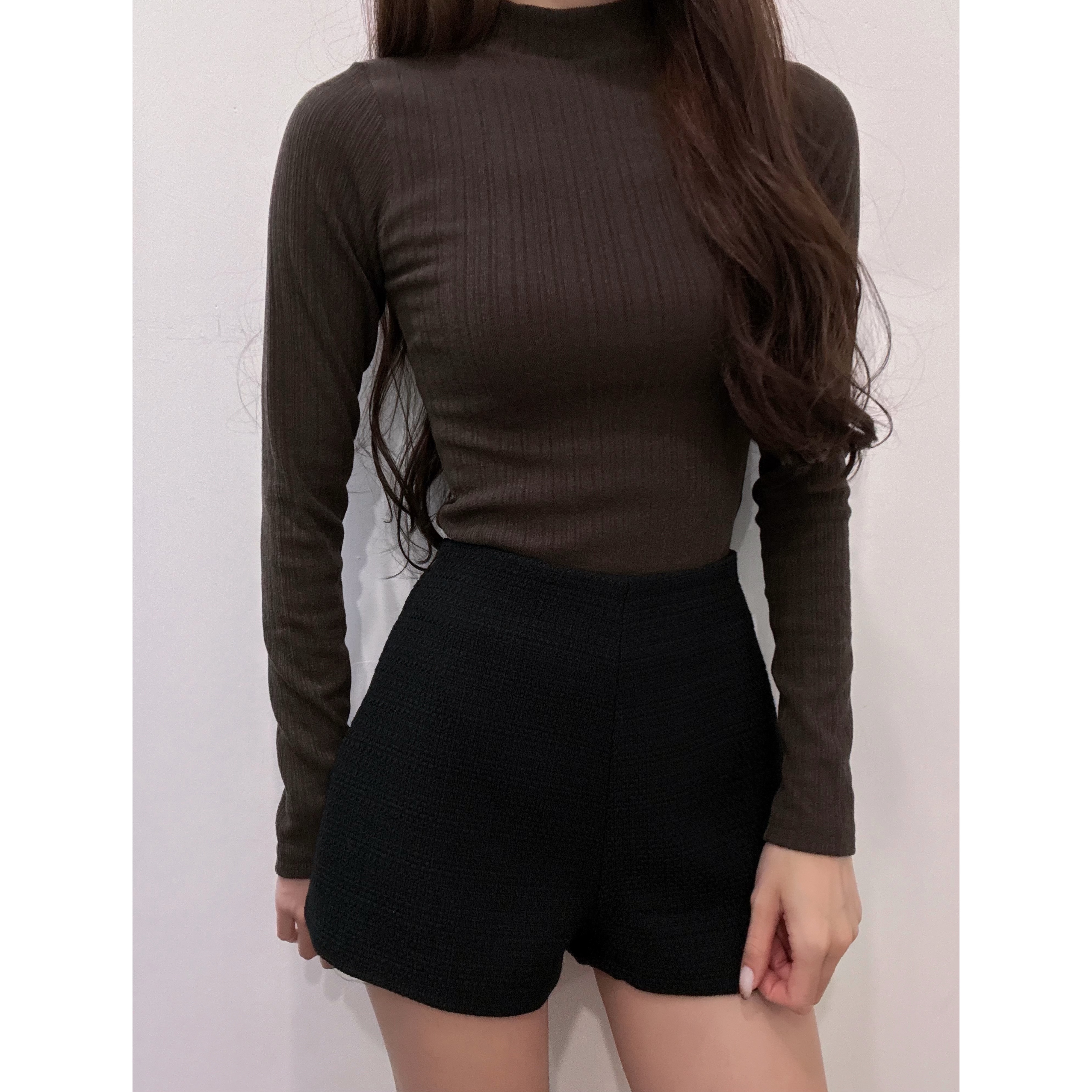 新品價11月1截單🧸2610T《MOCK NECK RIBBED LS TOP》
