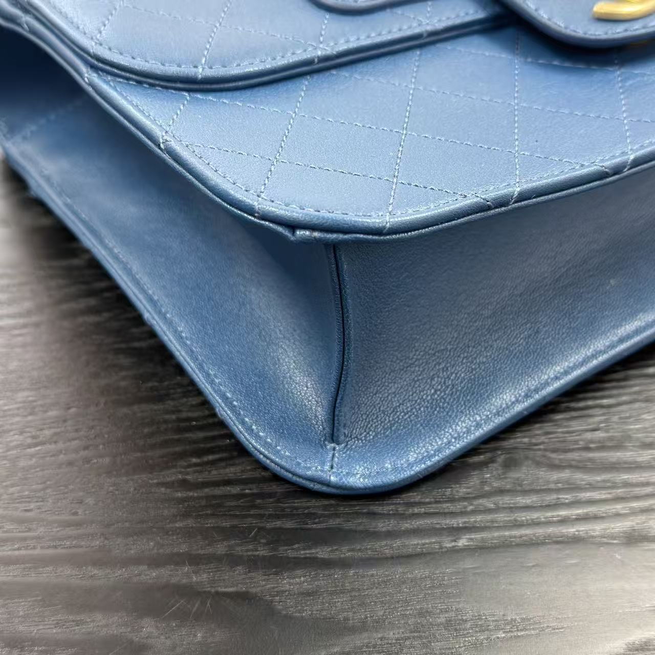 Chanel 山羊皮藍色金扣  罕有藍色中古風