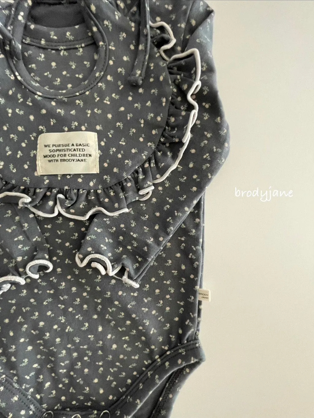 🇰🇷brodyjane bib