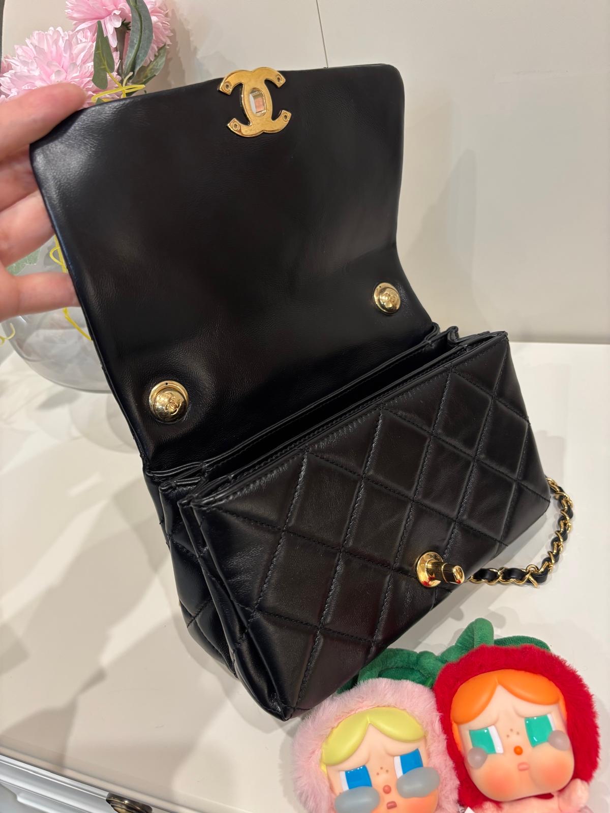 Chanel FLAP BAG AS3366 晶片 100%Authentic, 98%new  ✅晶片✅dust bag✅box 