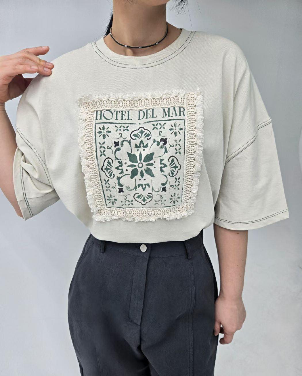 流蘇勾花邊短袖tee