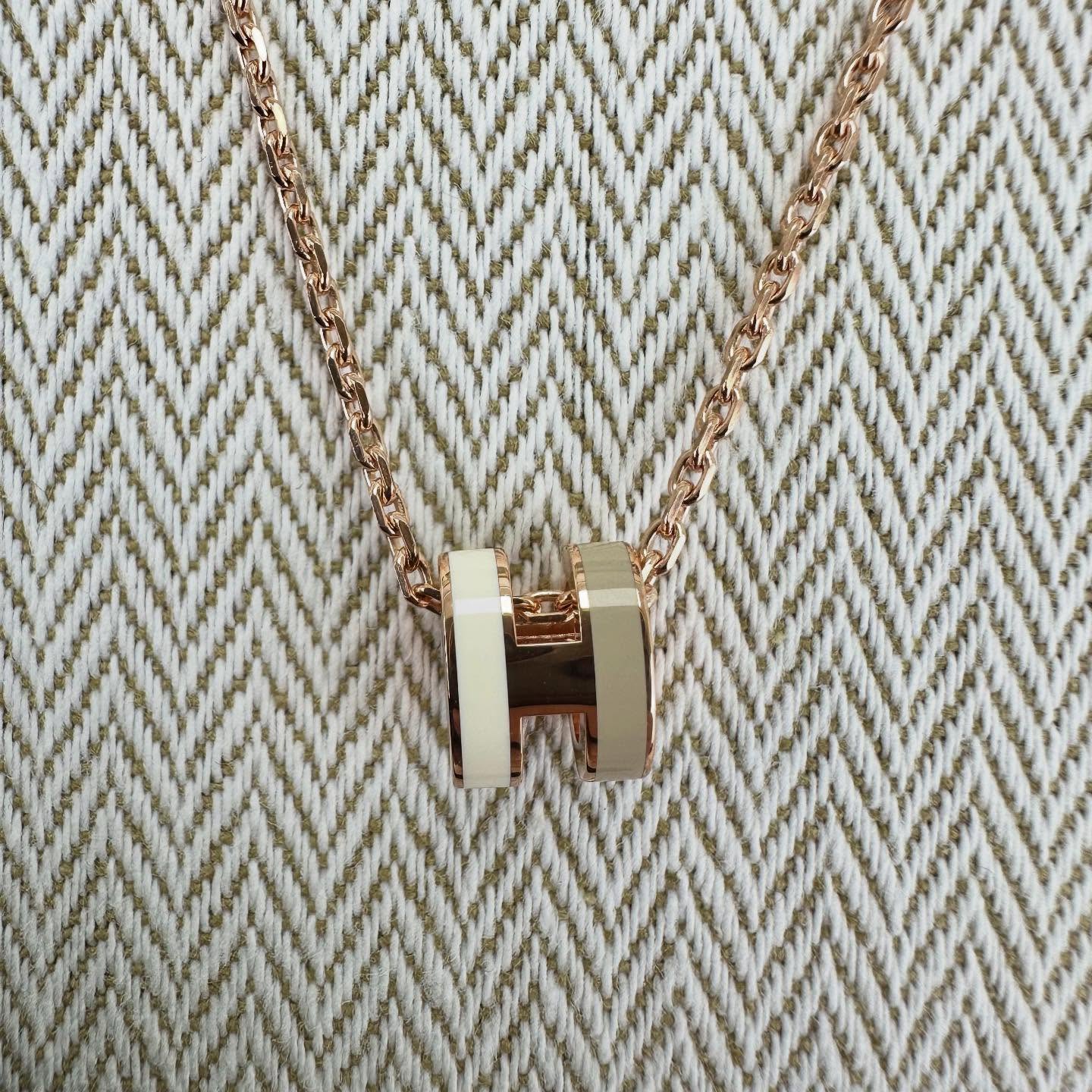 HERMES🤍PRE OWNED MINI POP H ROCABAR 白拼奶茶灰玫瑰金頸鏈 全套有盒🩶