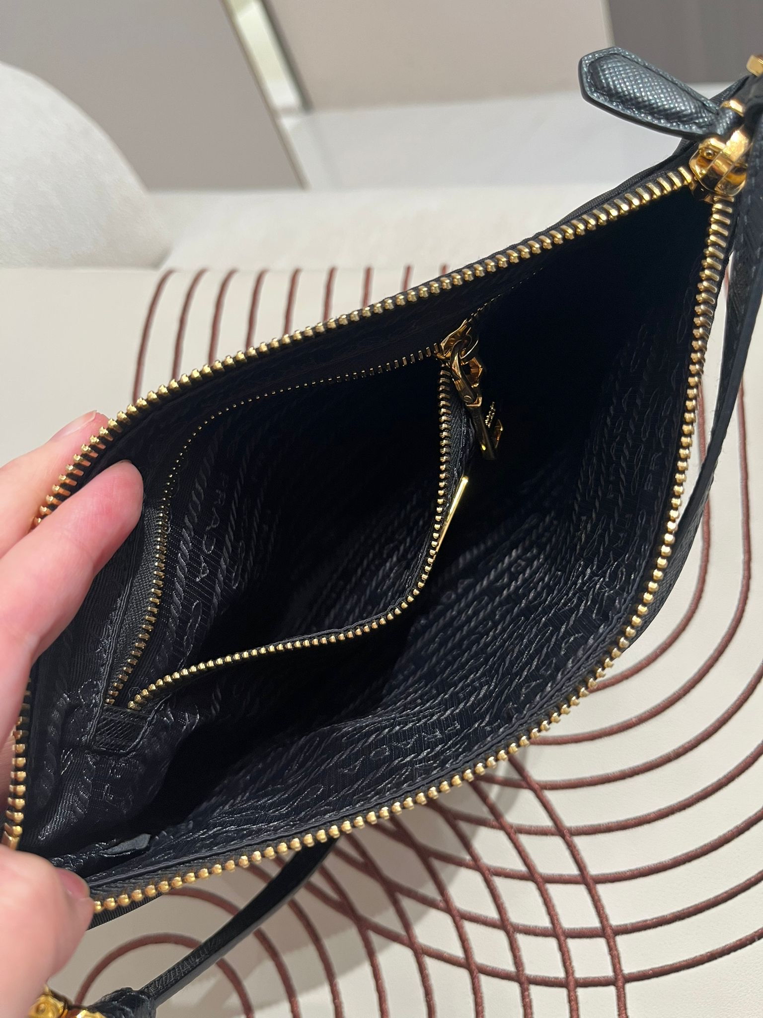 Prada nylon bag zip pouch 黑金 100%Authentic,98%new✅dust bag 