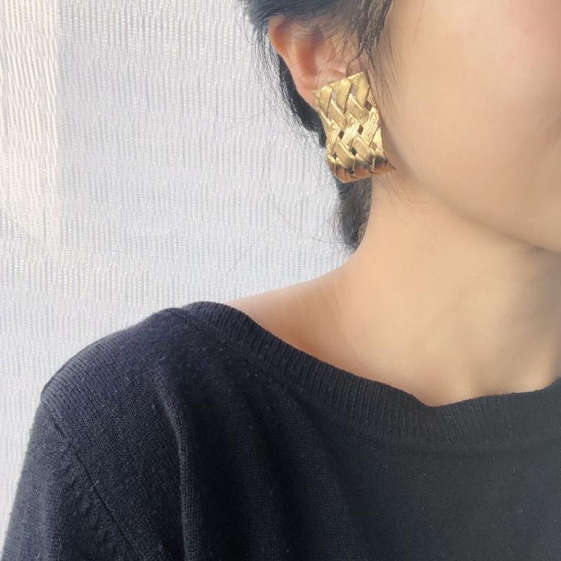 C.a. 1980s Curved Cross Knit Pattern Statement Clip Earrings(MT1888-4)