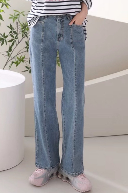 V 牌前車骨直腳牛仔褲 