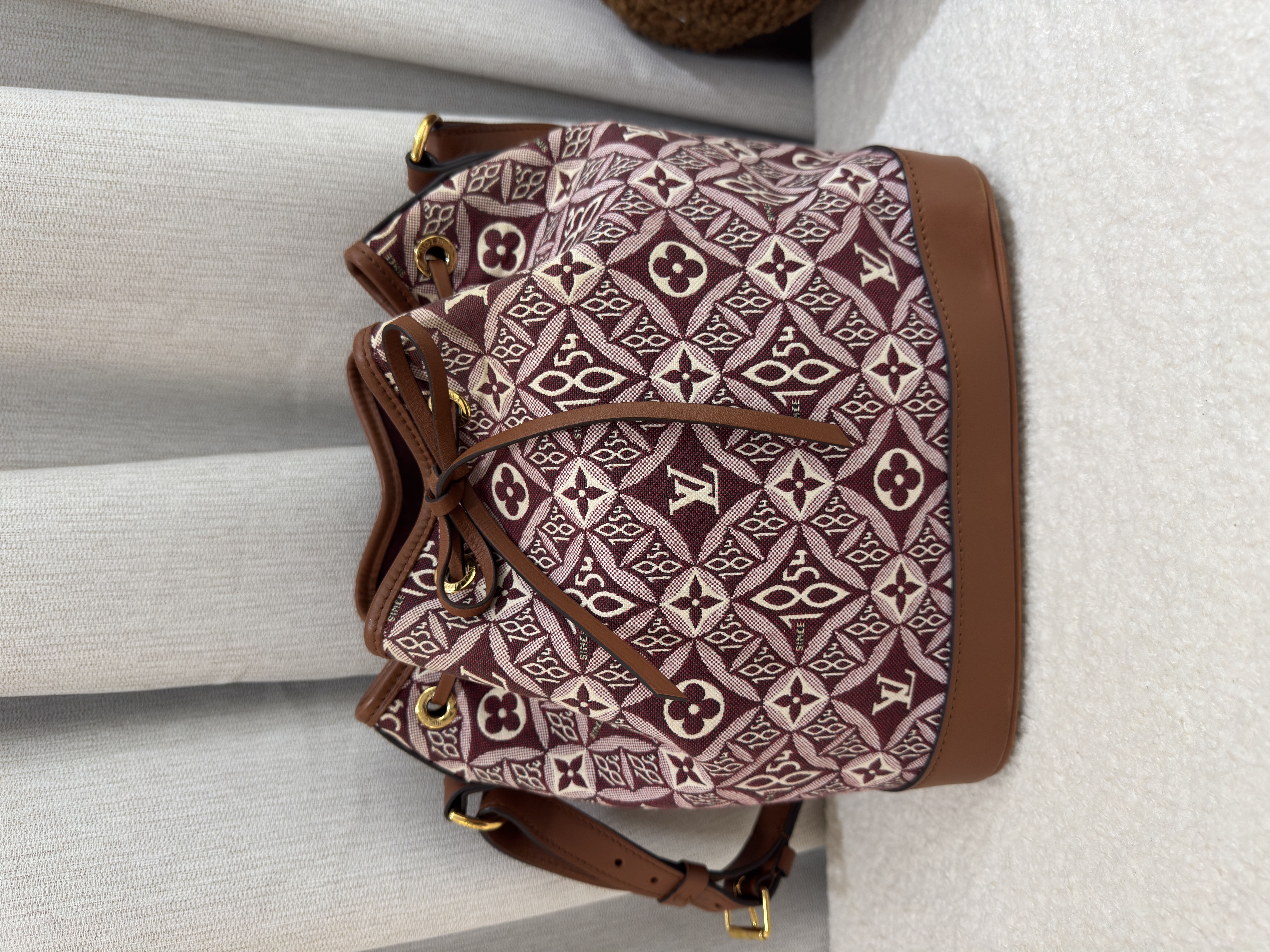 Pre-Owned Louis Vuitton Red Bucket Bag / Product Code : 26021606