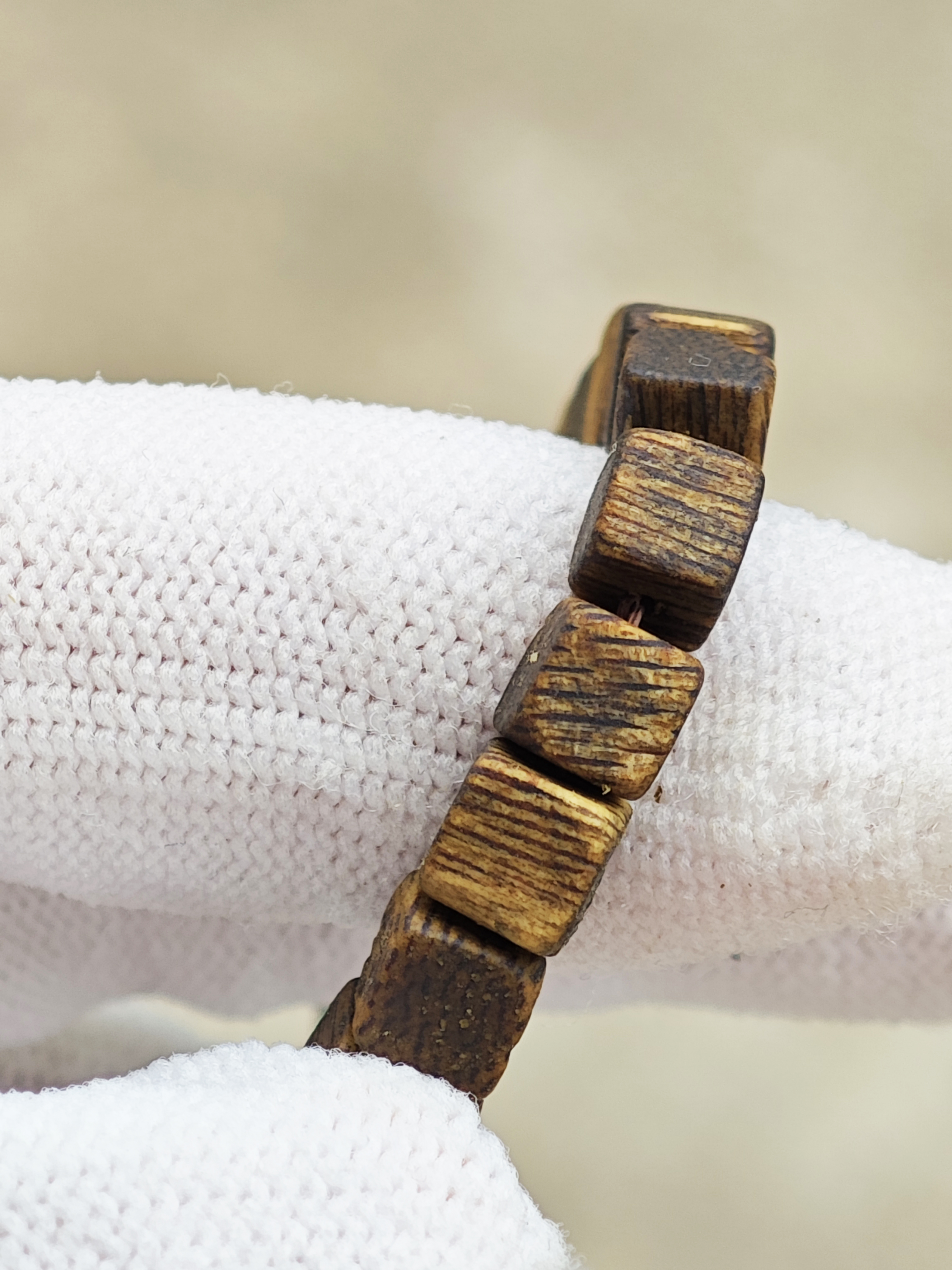 沉香木手串 - 5mm方珠 3克