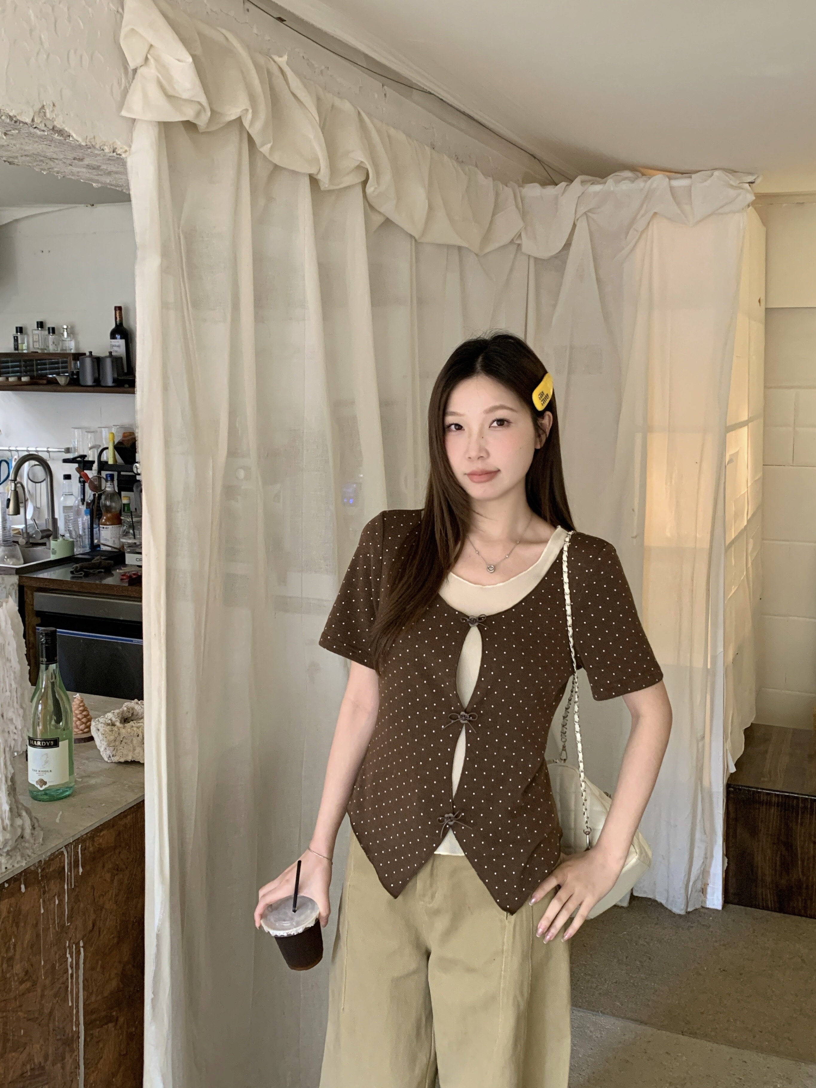 B39(80770) 韩系假两件里薄纱外波点前部镂空立体蝴蝶结咖杏上衣 