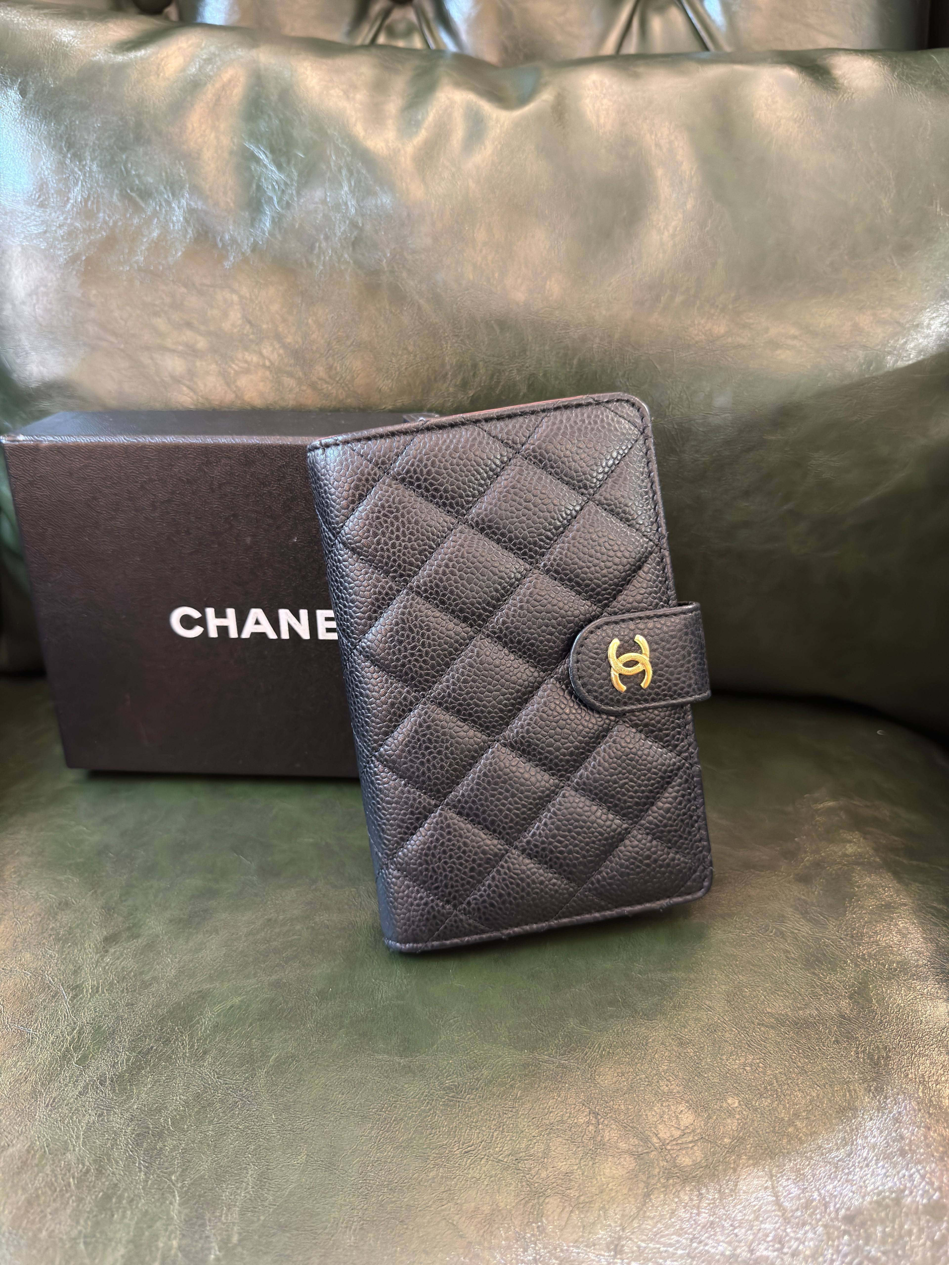 直播貨品 |  [1個-$100 2個-$300］ A23