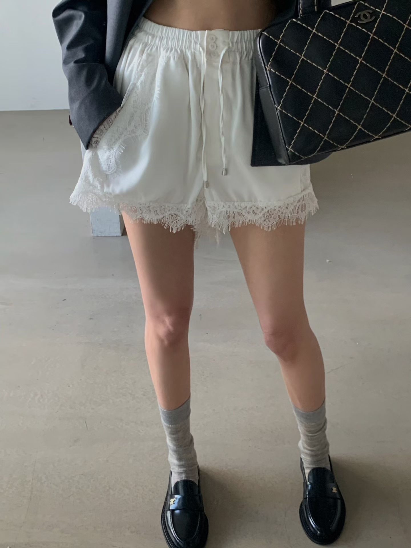 LACE SHORTS