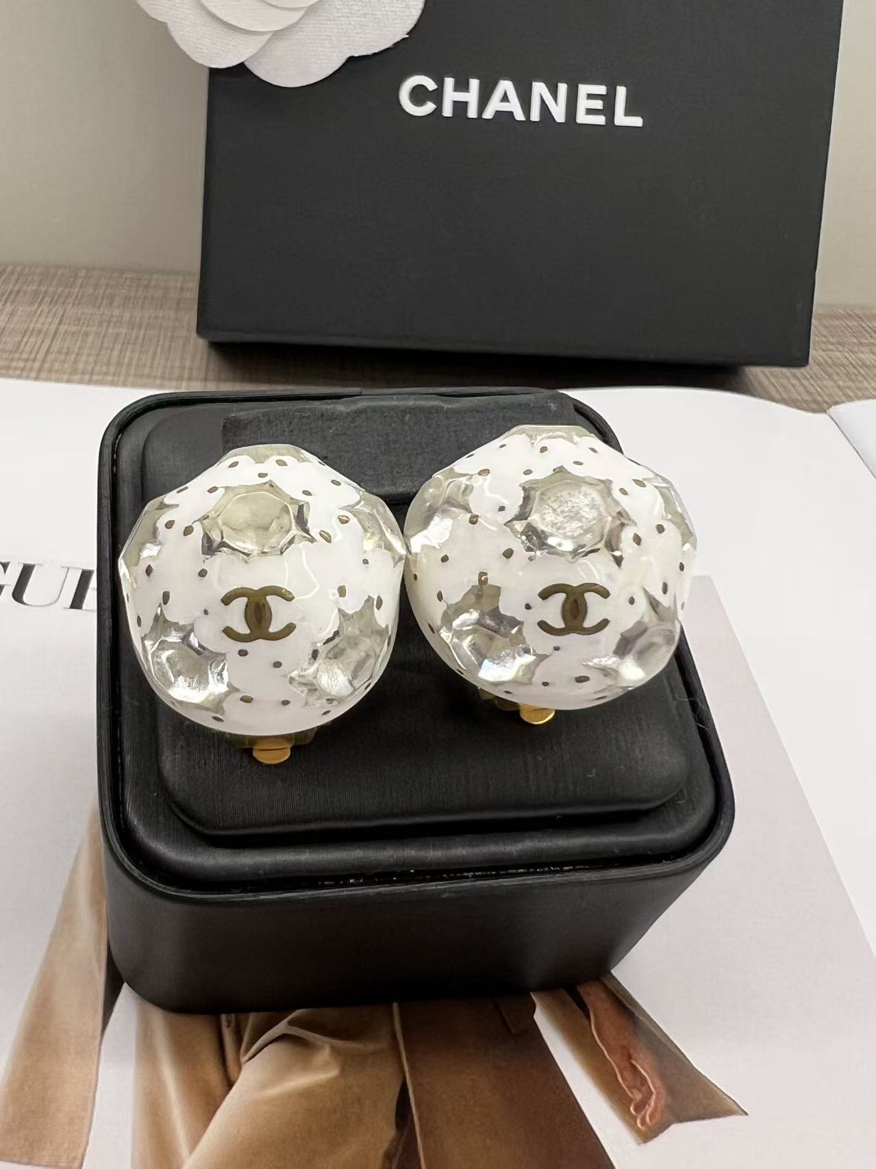 Chanel 立體波波點夾式耳環