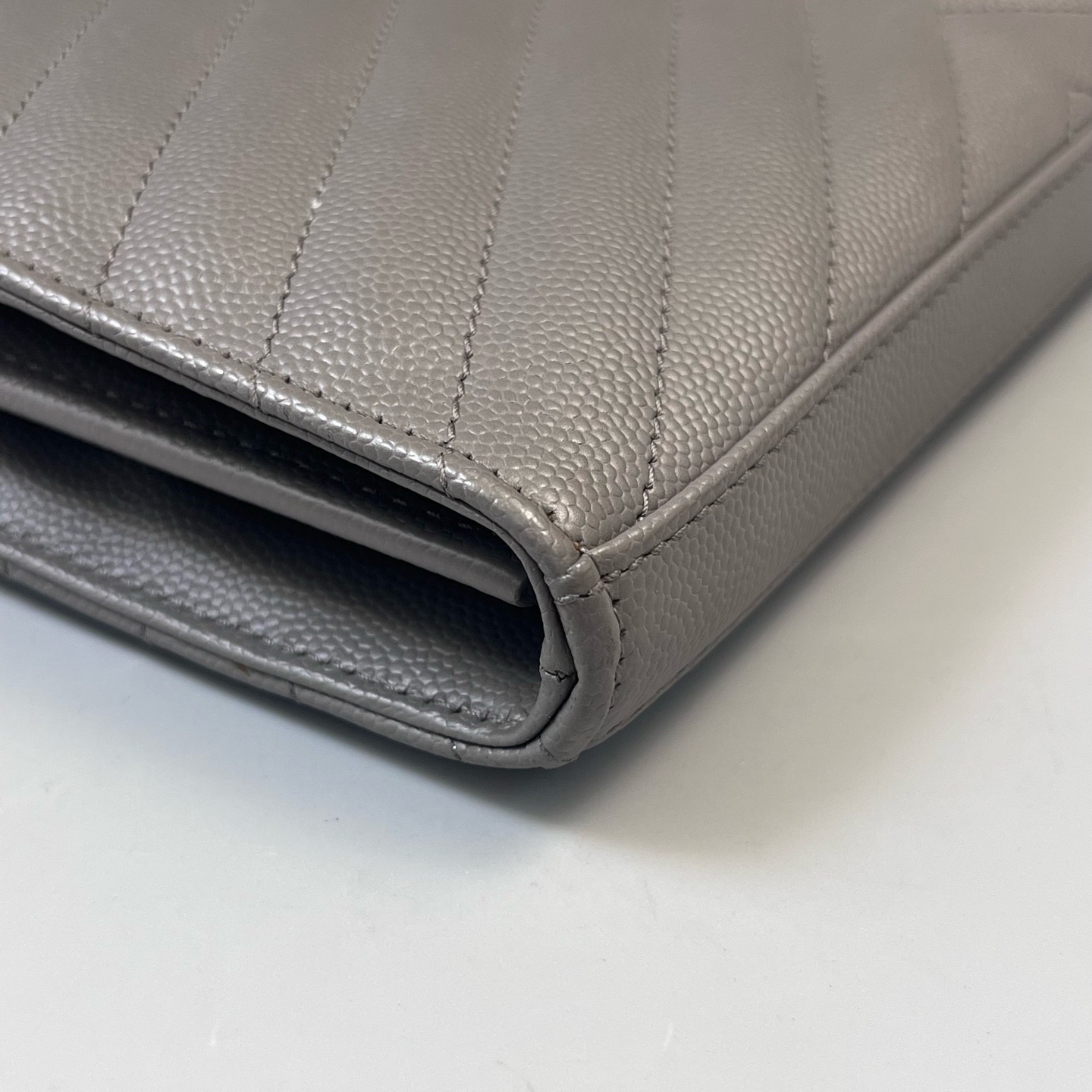 【預訂貨品】YSL大象灰魚子醬皮信封包