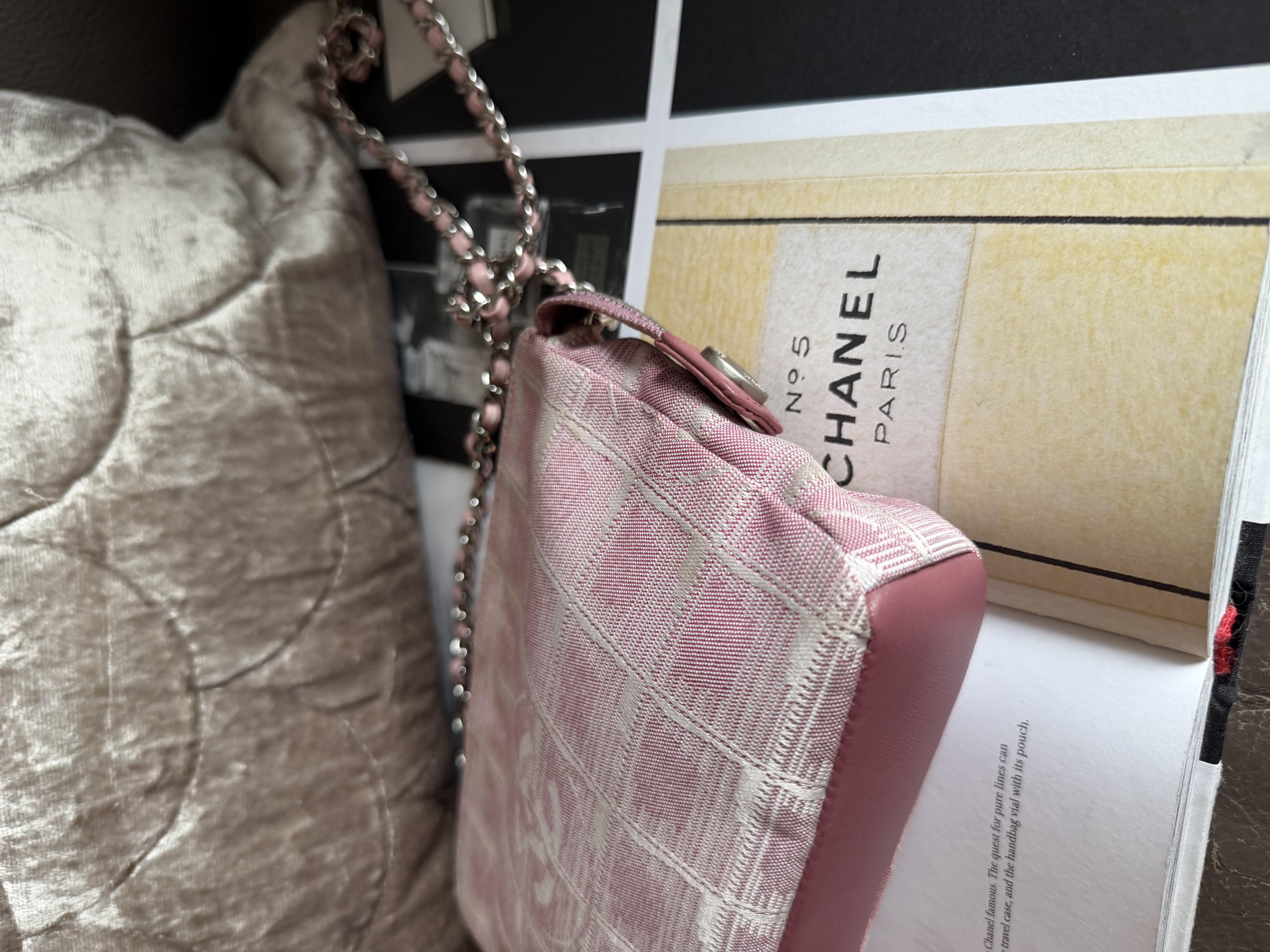 vintage chanel pink vanity bag 