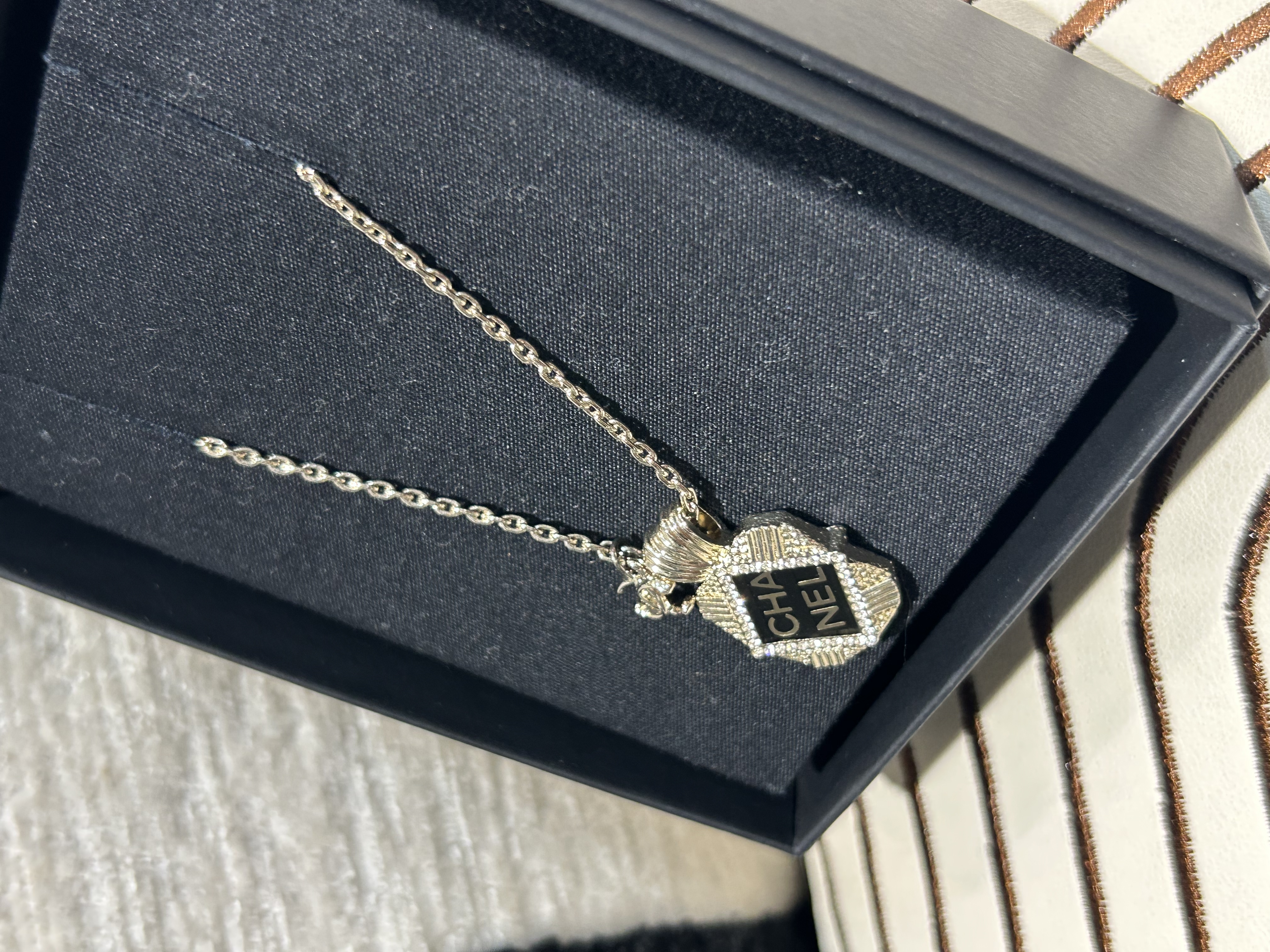 未使用品 Chanel necklace 香水瓶頸鏈 AB6686 100%Authentic ,unused 未使用品 ✅dust bag✅box