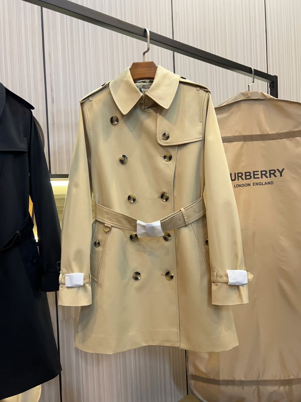 【正品級】Burberry Heritage Trench 經典風衣短款 連專櫃禮盒