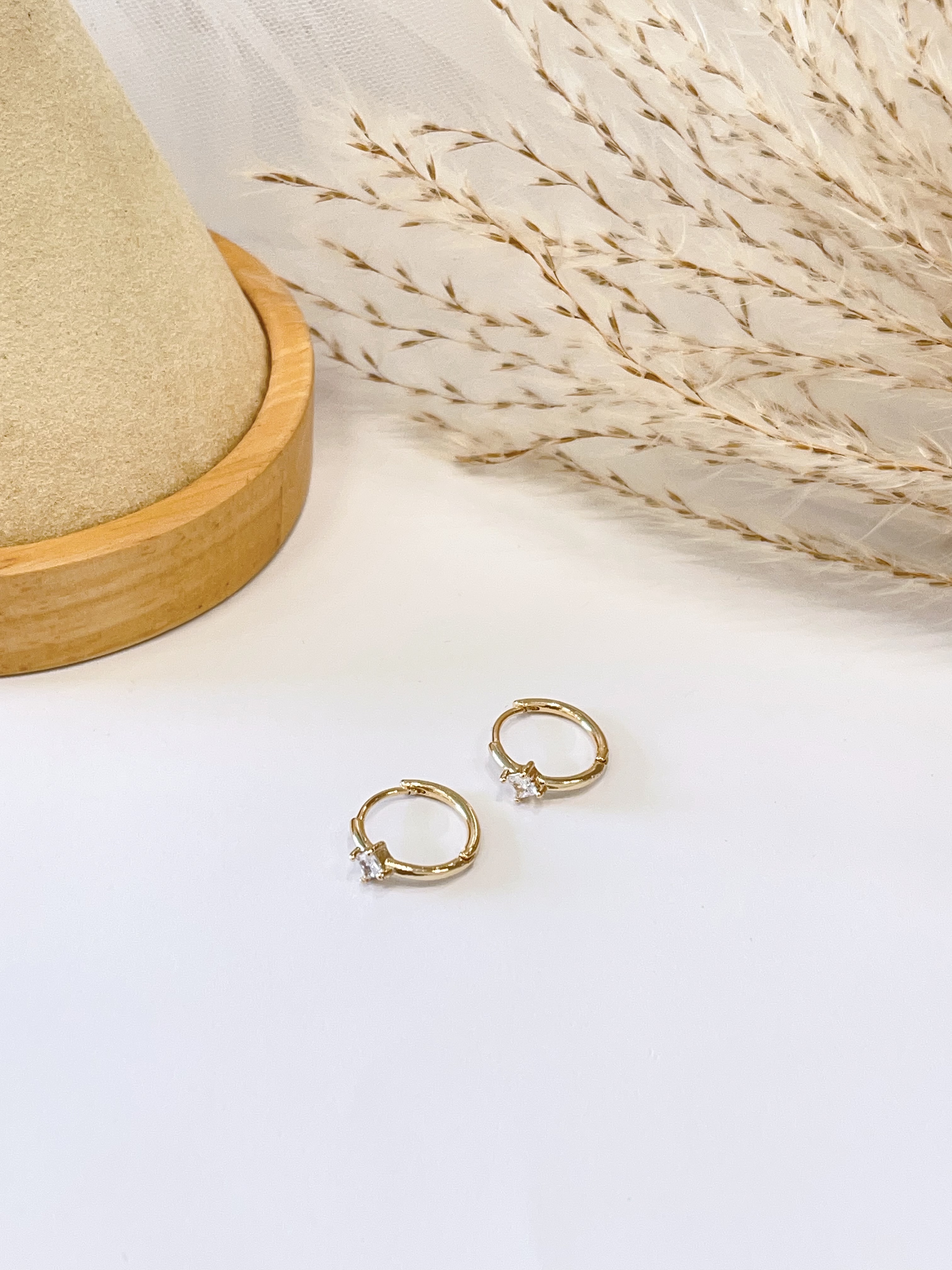 极简一颗钻石耳扣耳环