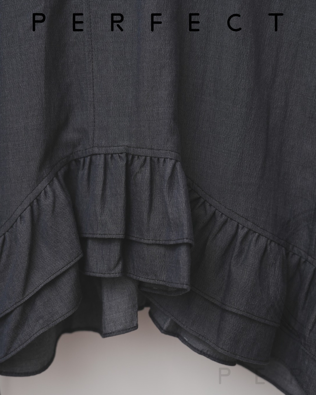 T0002_顯瘦V領波浪衣腳上衣（隨性藍）