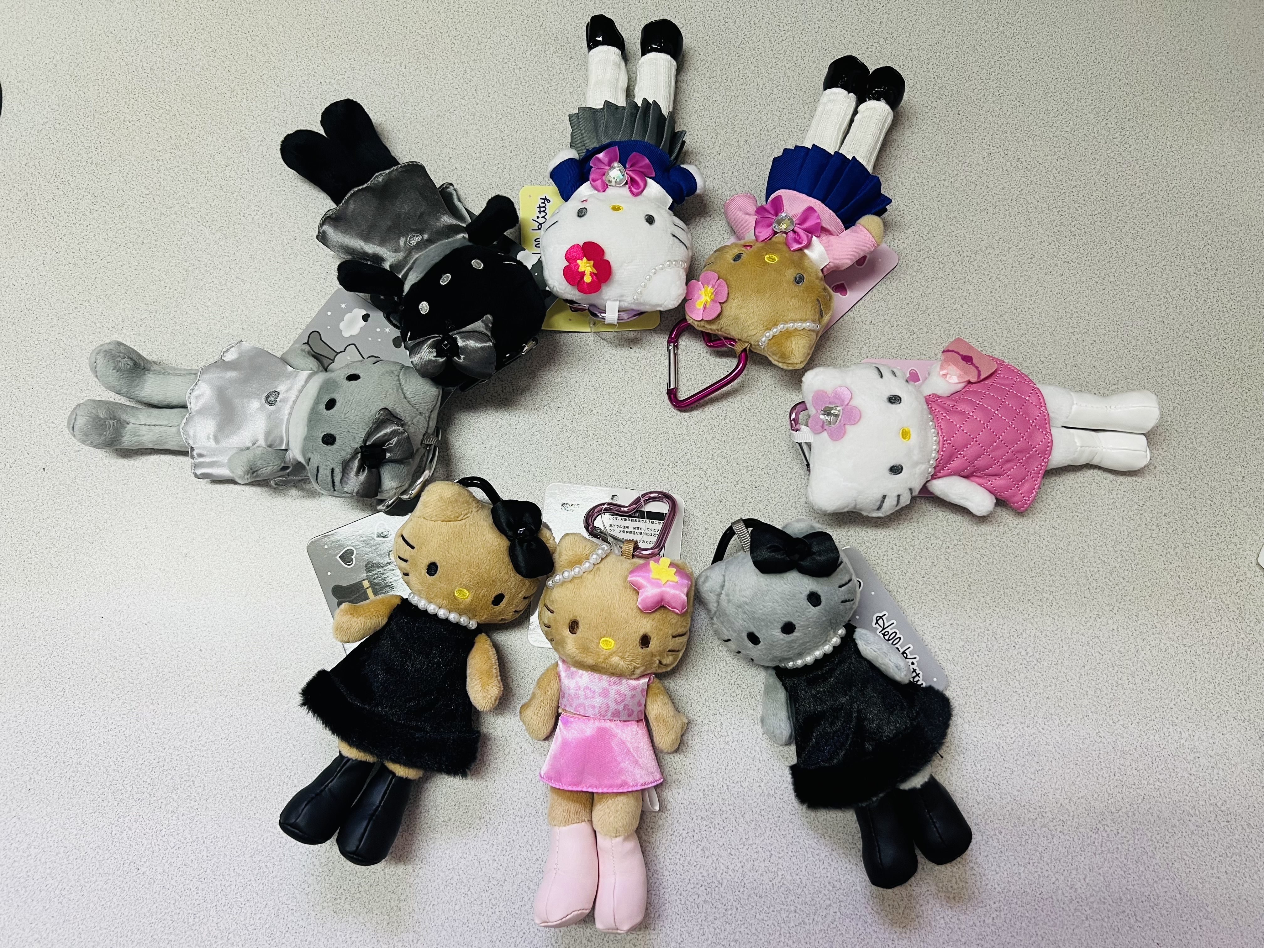 🎌日本直送🎌Hello Kitty 50週年90年代系列 長腿公仔掛飾 