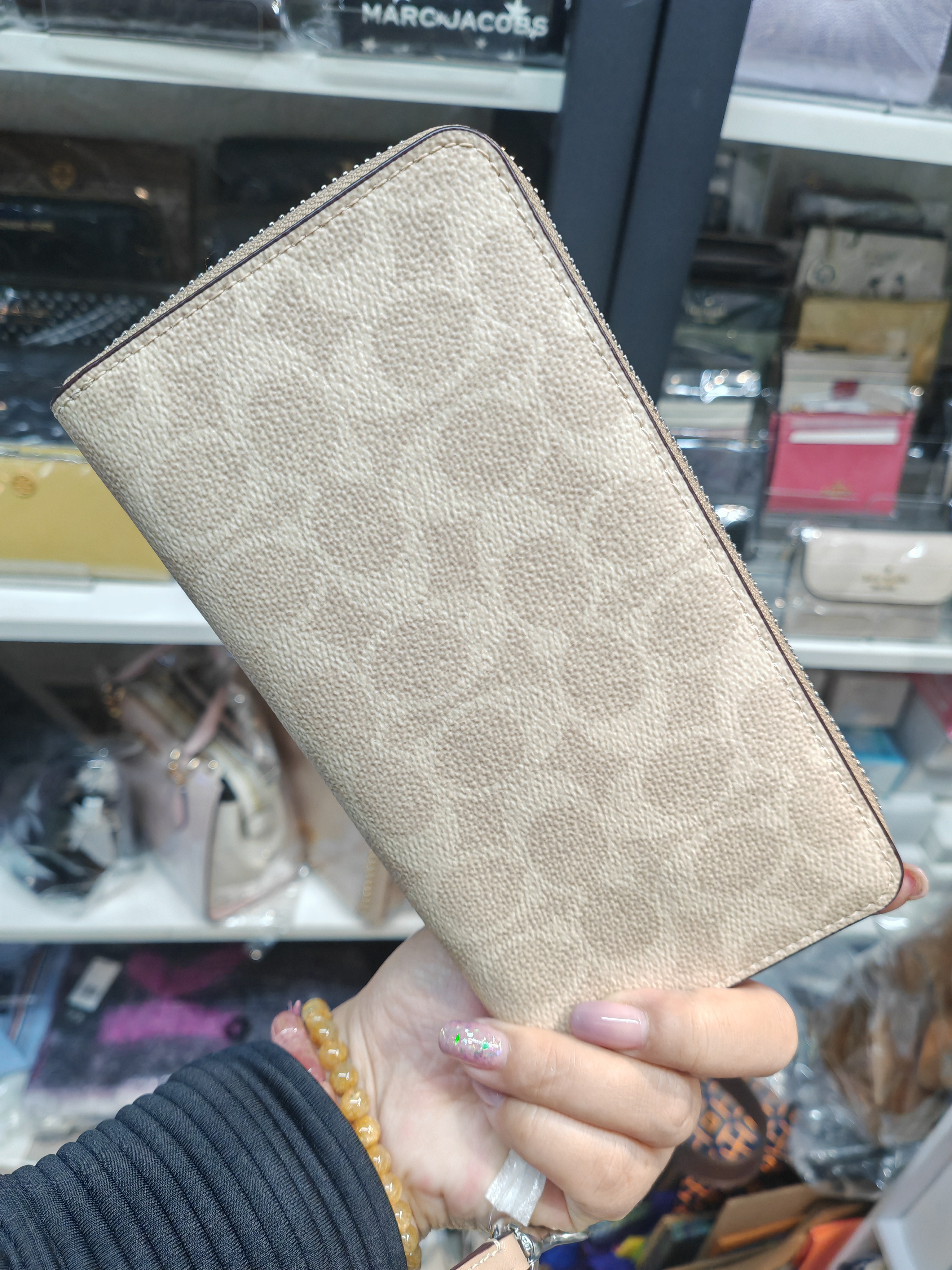 香港現貨-Coach long zip wallet 