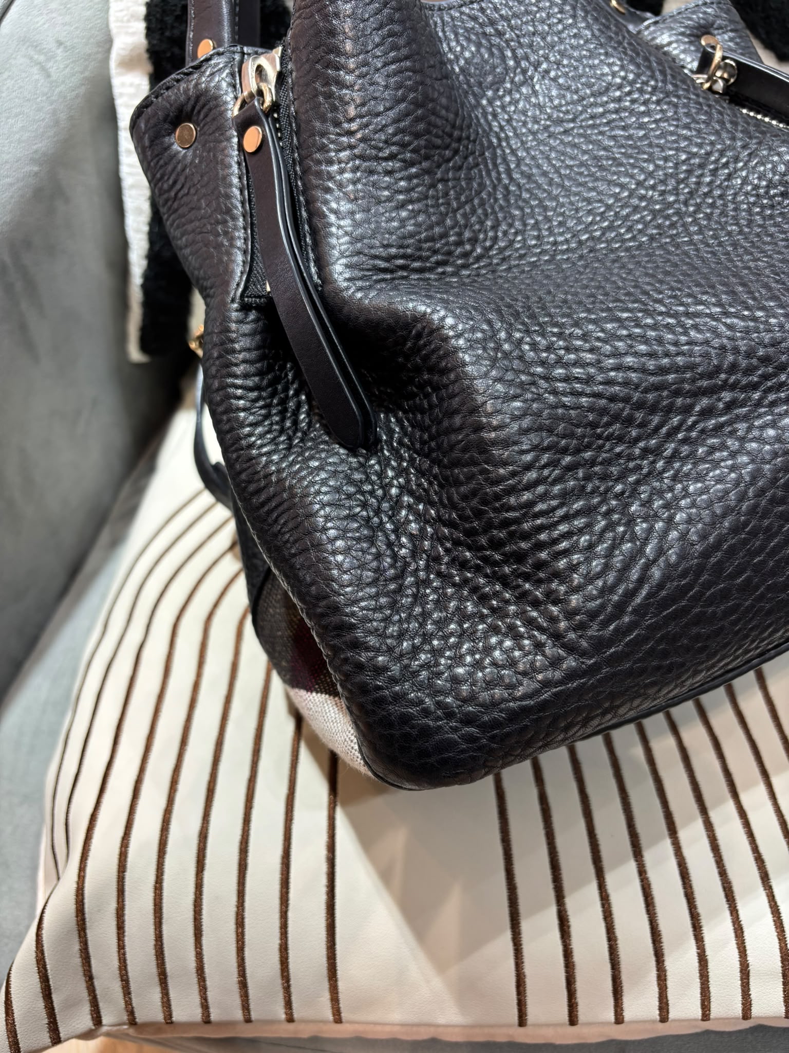 Burberry 2Way Bucket Bag calfskin 黑色牛皮斜孭袋水桶袋 100%Authentic, 98%new 