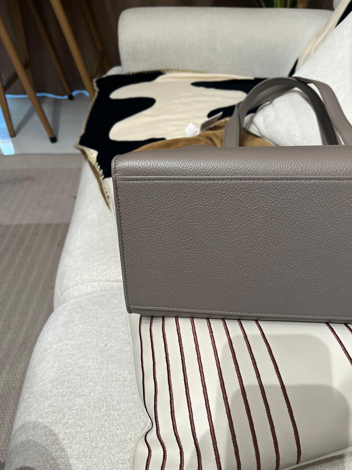 未使用品 Celine 16 Tote Bag 100%Authentic, Unused 未使用品 ✅Key lock ✅Dust Bag
