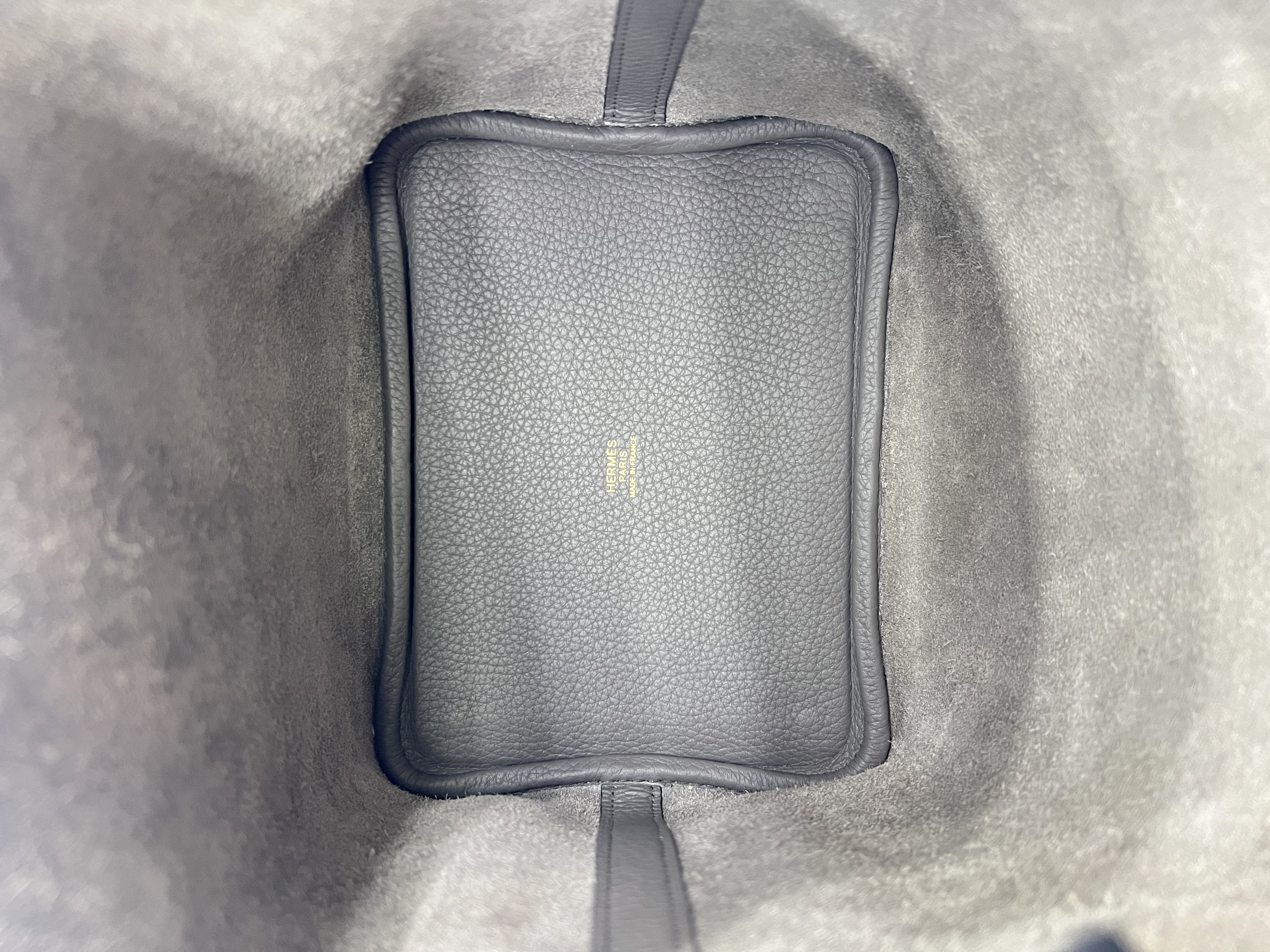 Pre-Owned HERMES P18 / 錫器灰 Stamp Y / Product Code: 26060905