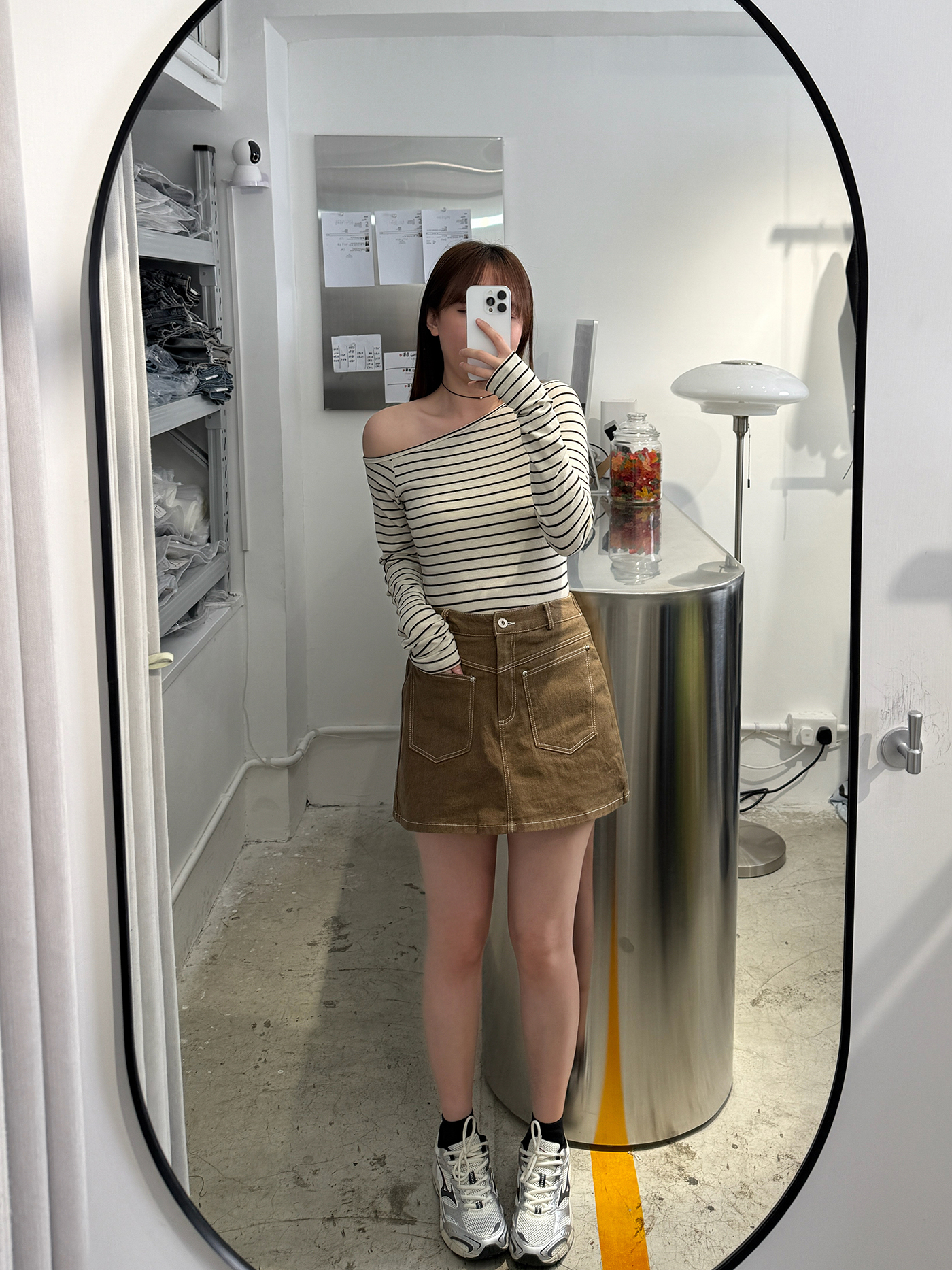 𝐅𝐫𝐨𝐧𝐭 𝐩𝐨𝐜𝐤𝐞𝐭 𝐚-𝐥𝐢𝐧𝐞 𝐜𝐨𝐧𝐭𝐫𝐚𝐬𝐭 𝐬𝐭𝐢𝐭𝐜𝐡 𝐬𝐤𝐢𝐫𝐭
