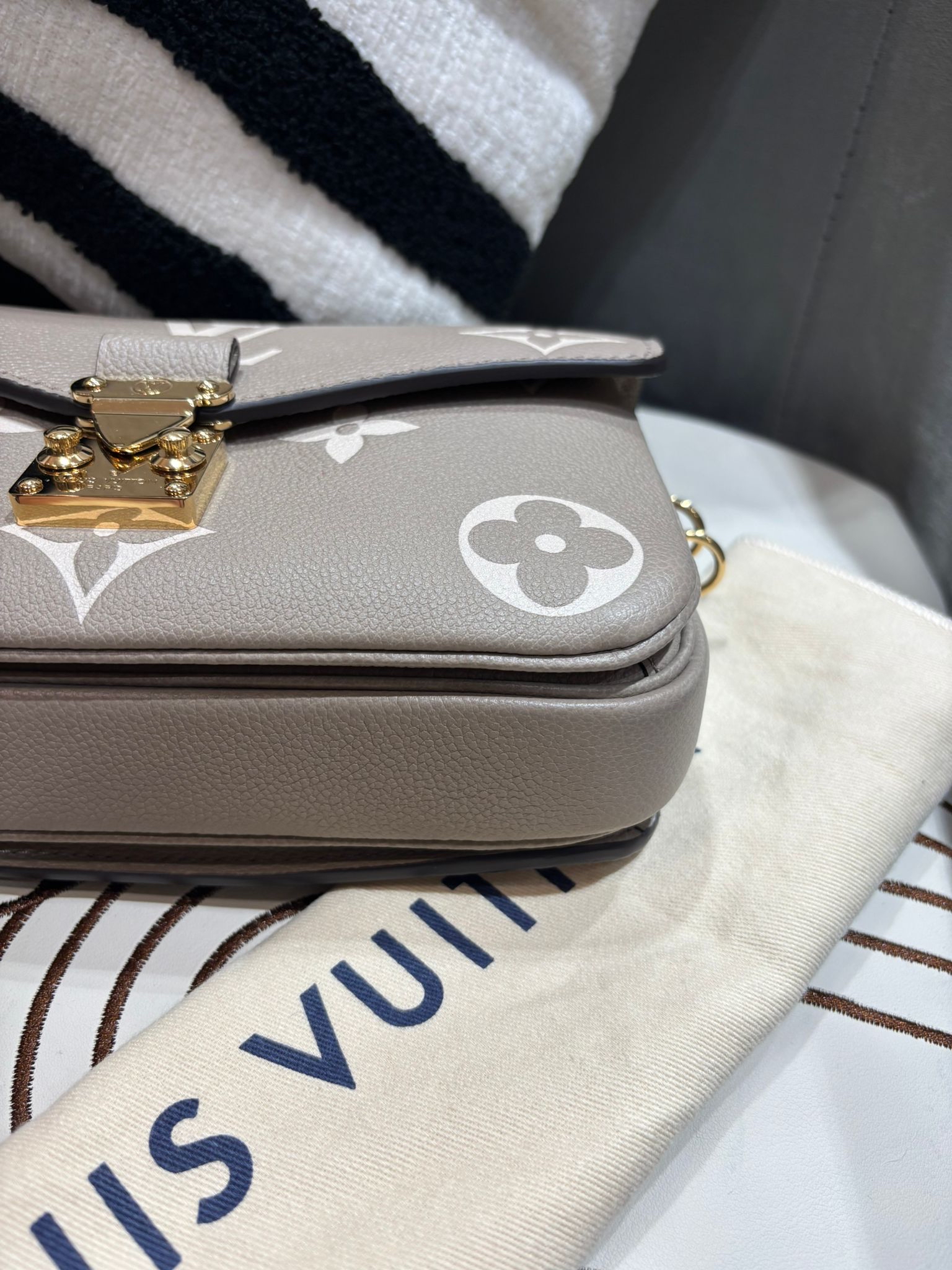 Lv Metis east west Calfskin 100%Authentic,98%new ✅dust bag  