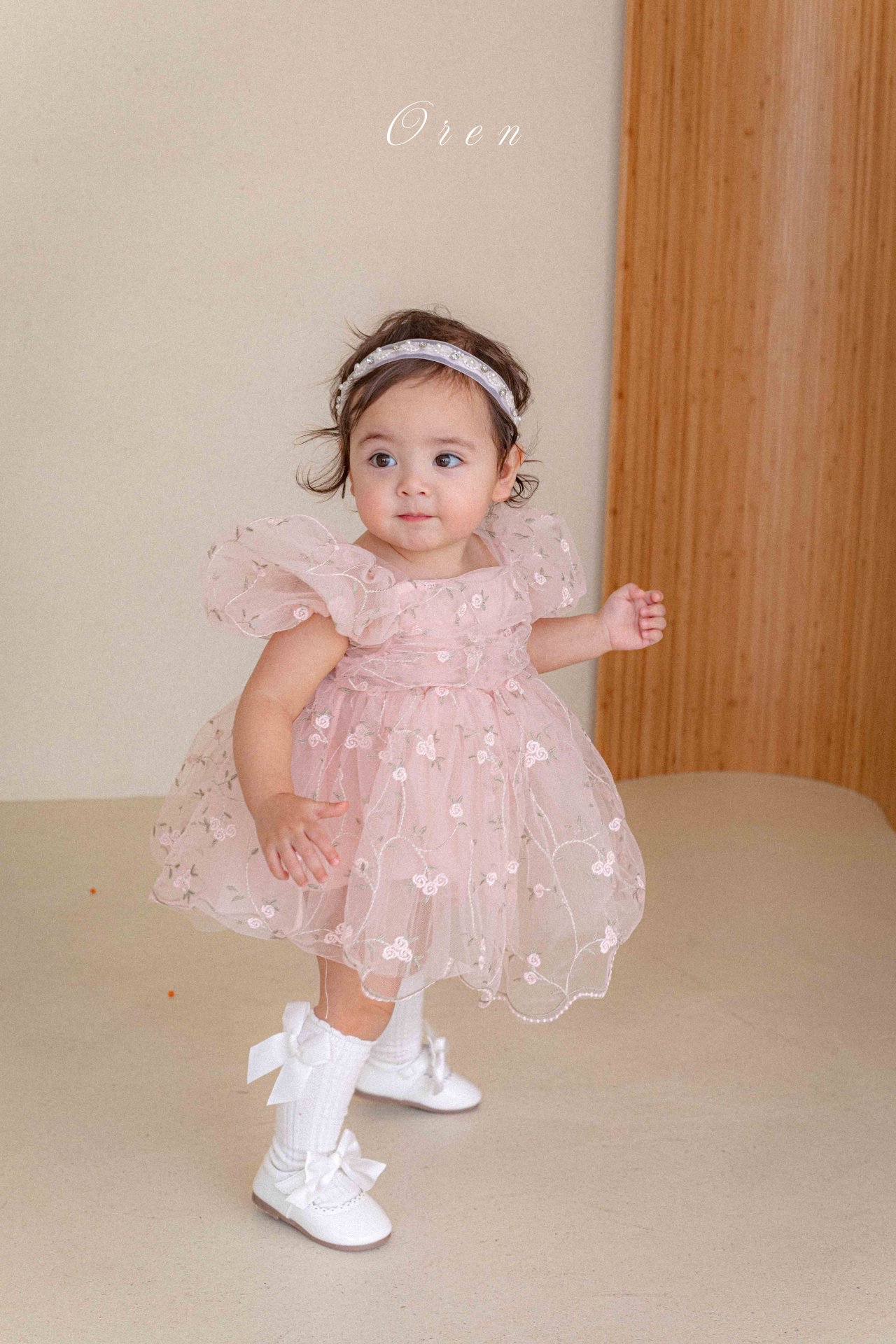 ☀️預訂 韓國直送☀️🇰🇷Oren Roslyn Bloom兩色花卉刺繡泡泡袖包屁裙/連身裙