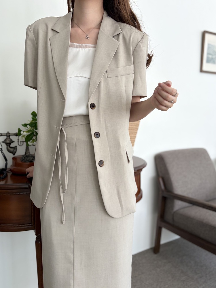 Sandstone Belted Skirt (Light Beige)