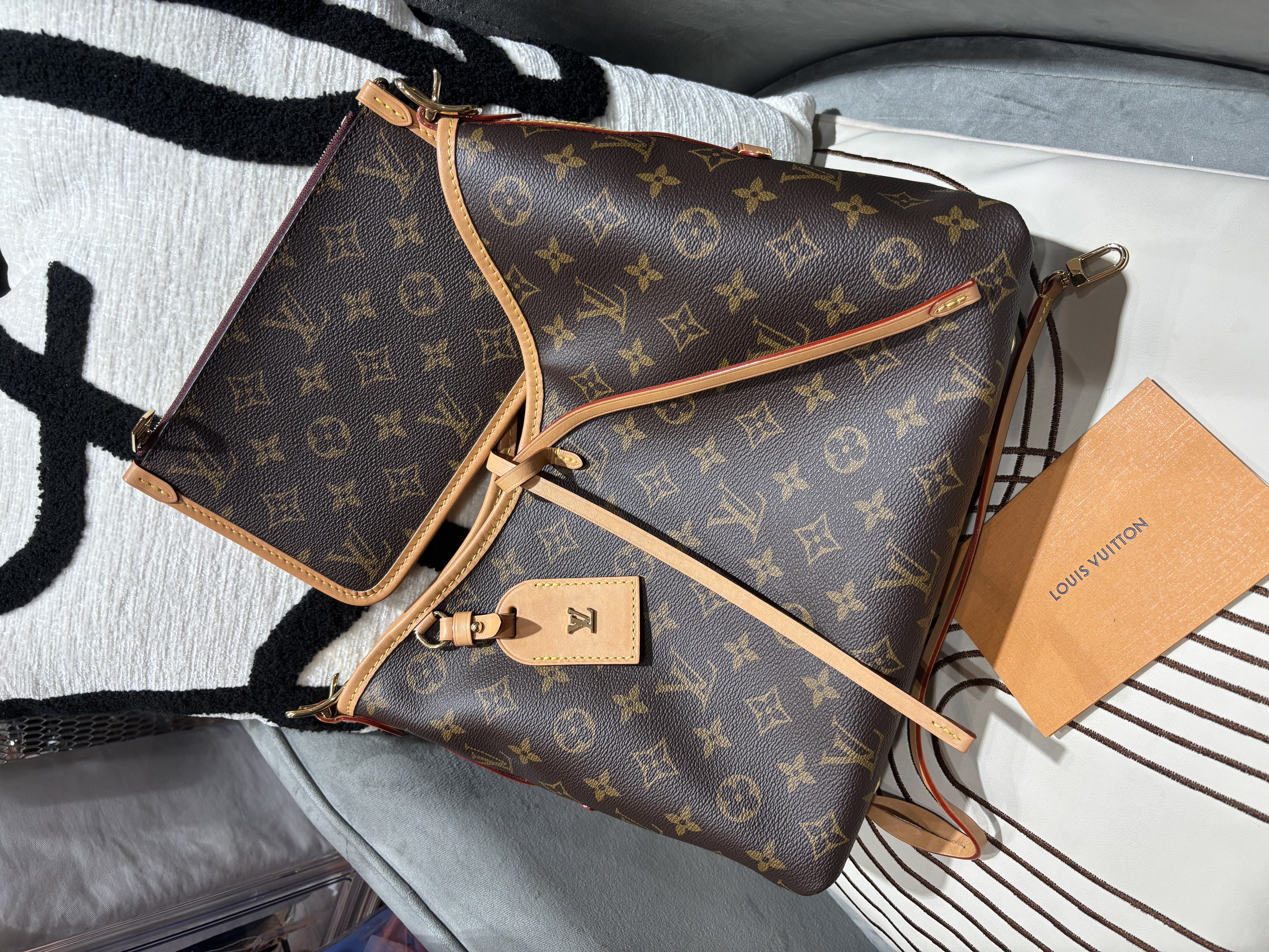 LV Carryall PM Monogram 100%Authentic, 99%New ✅Dust bag