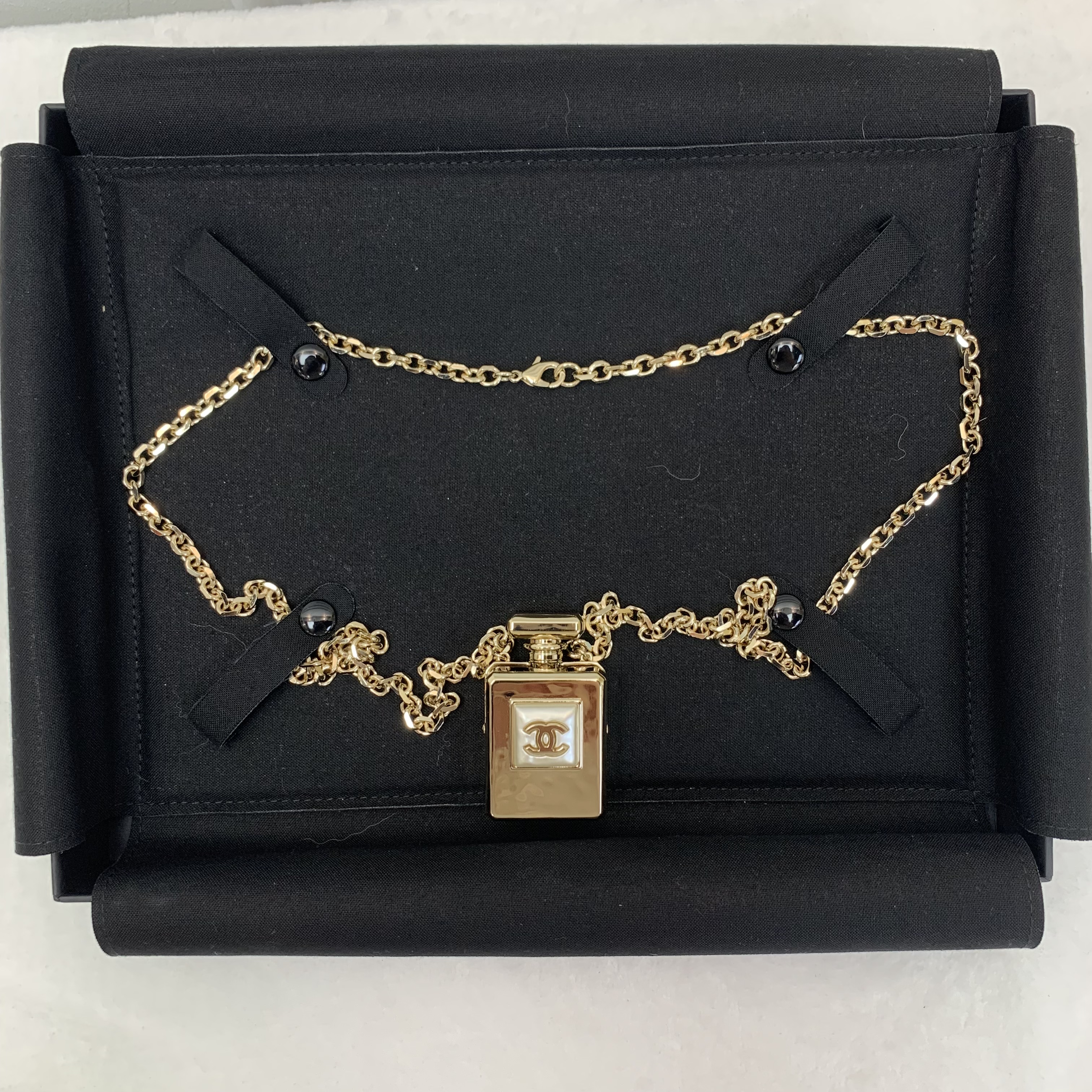 Chanel 金色香水頸鏈