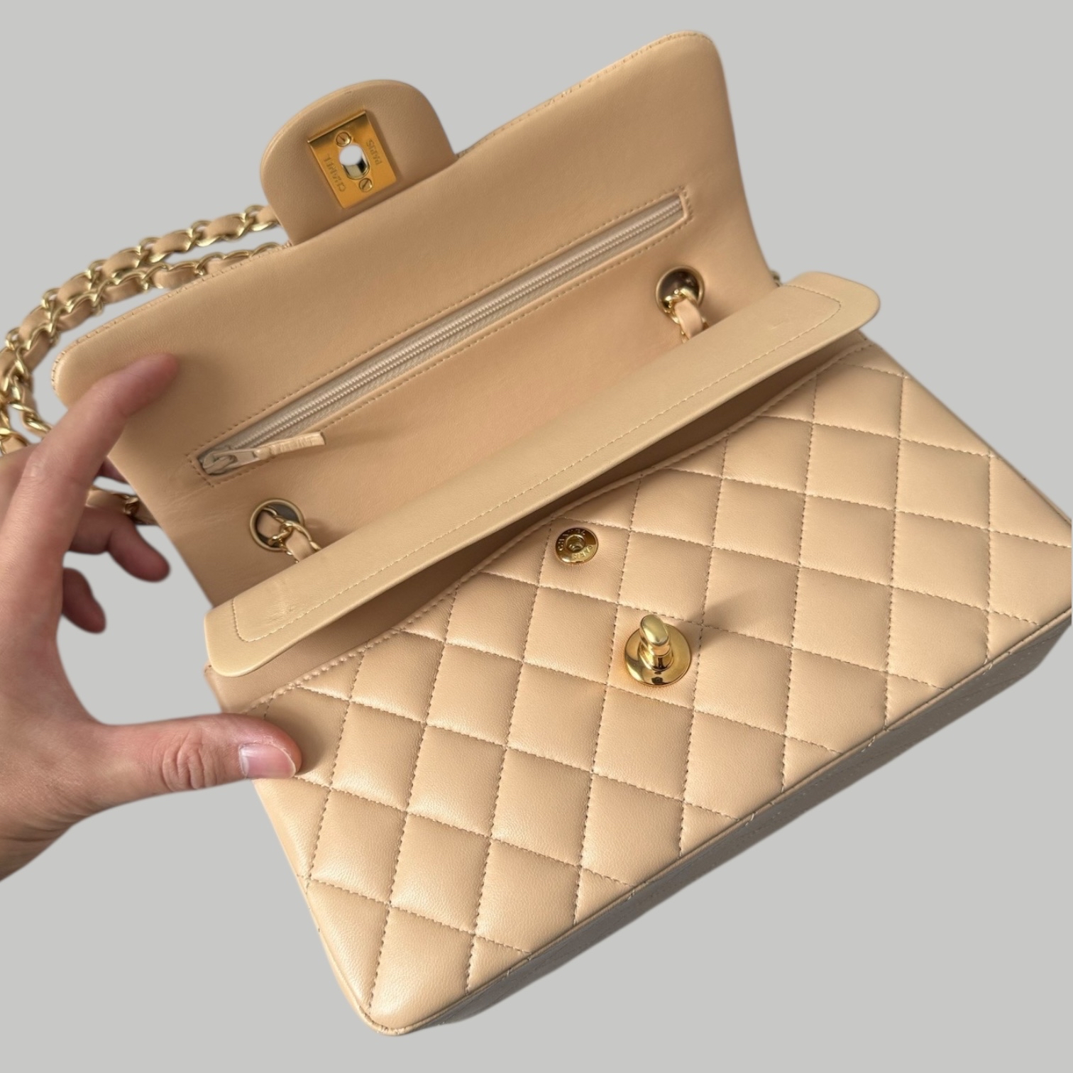 Chanel Lambskin 23cm 奶茶金扣