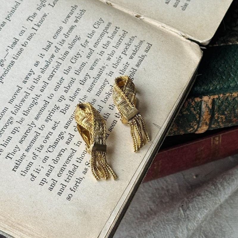 1950-70s Belt Shape Tassel Clip Earrings (MT2539)